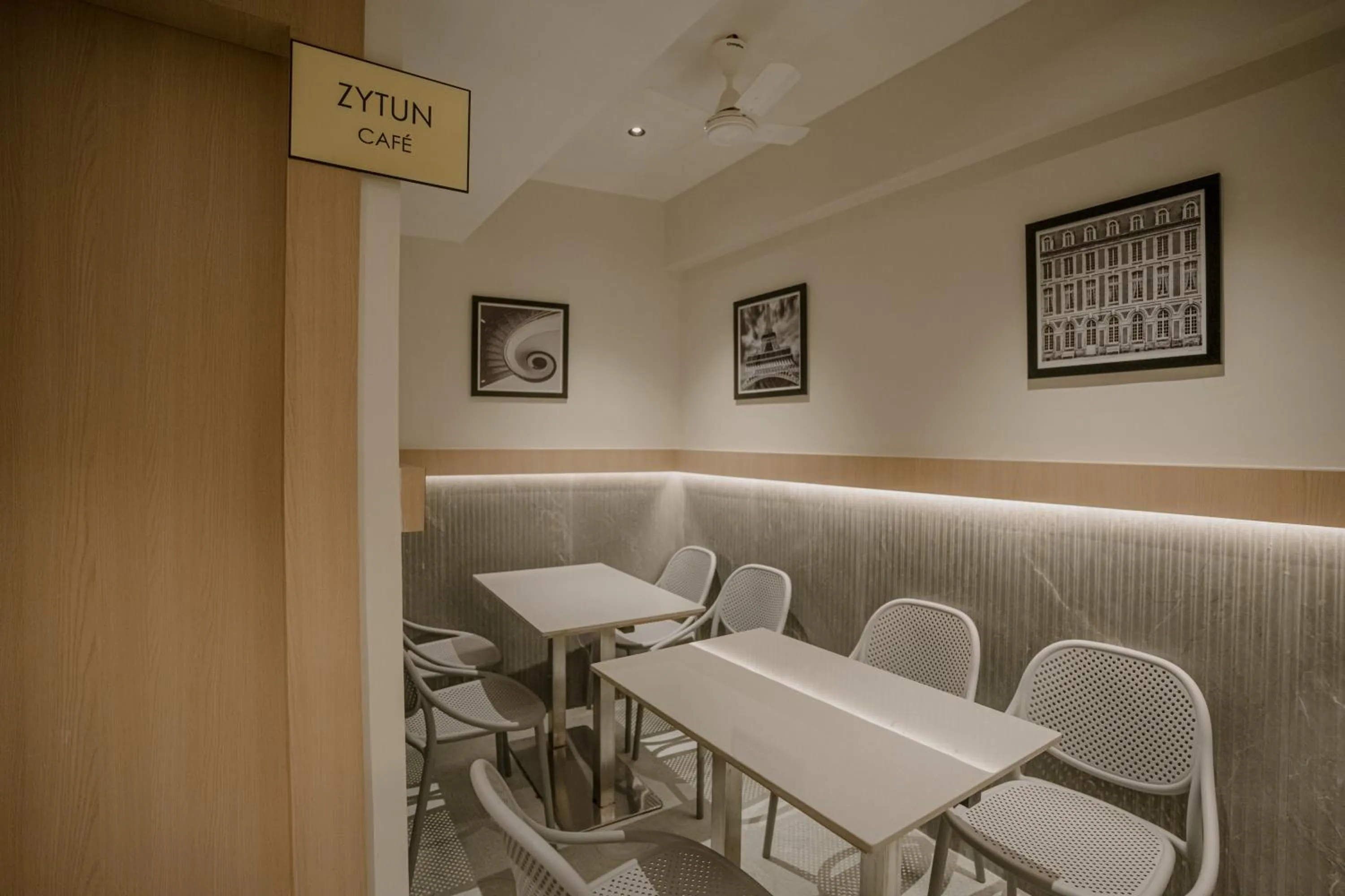 Lobby or reception in Metropolis Business Hotel