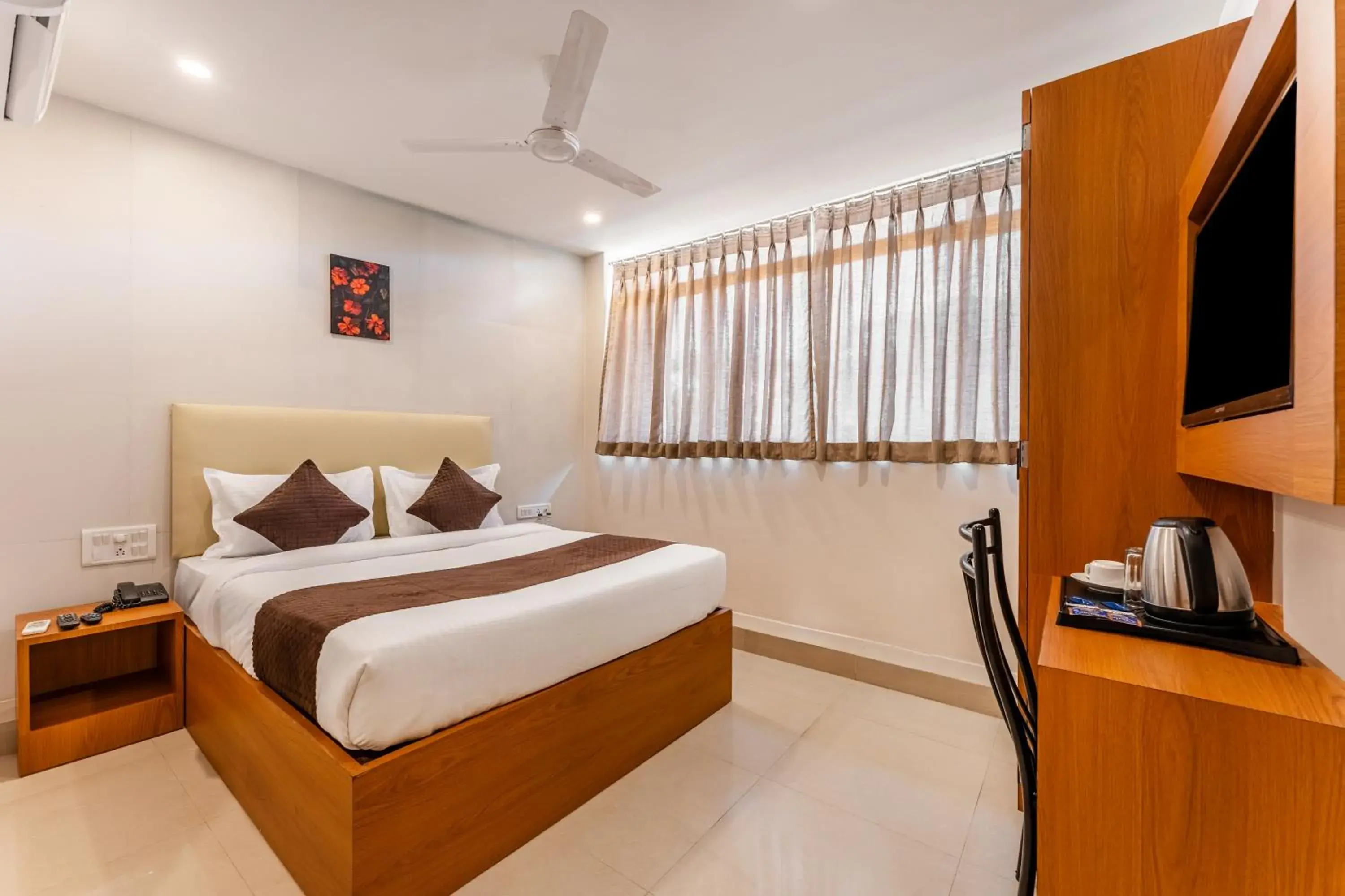 Photo of the whole room, Bed in Metropolis Business Hotel Photo of the whole room, Bed in Metropolis Business Hotel