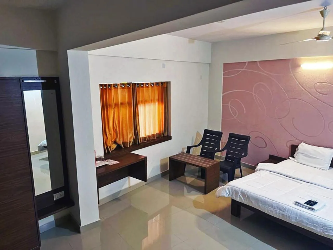 Photo of the whole room in Hotel Radha