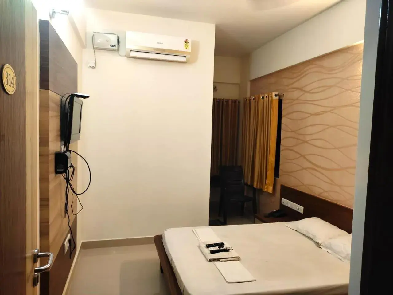 Bedroom in Hotel Radha Bedroom in Hotel Radha