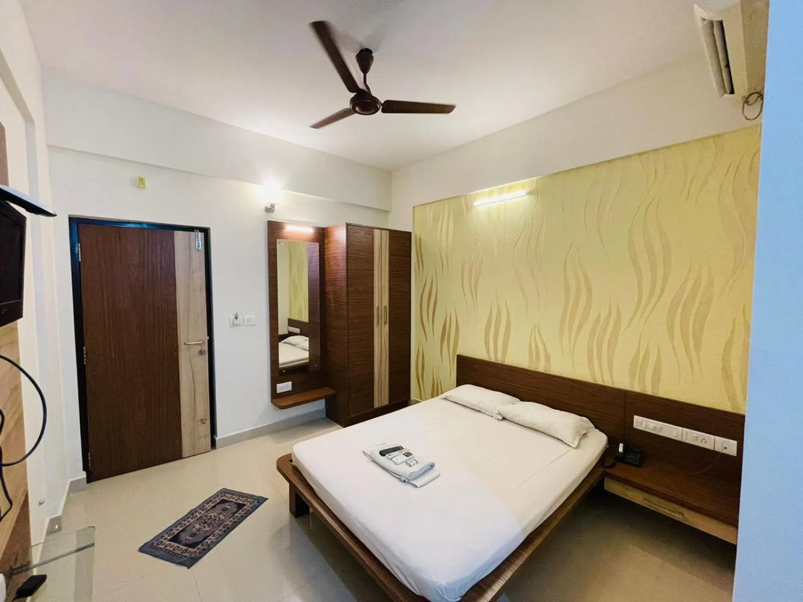 Bedroom in Hotel Radha