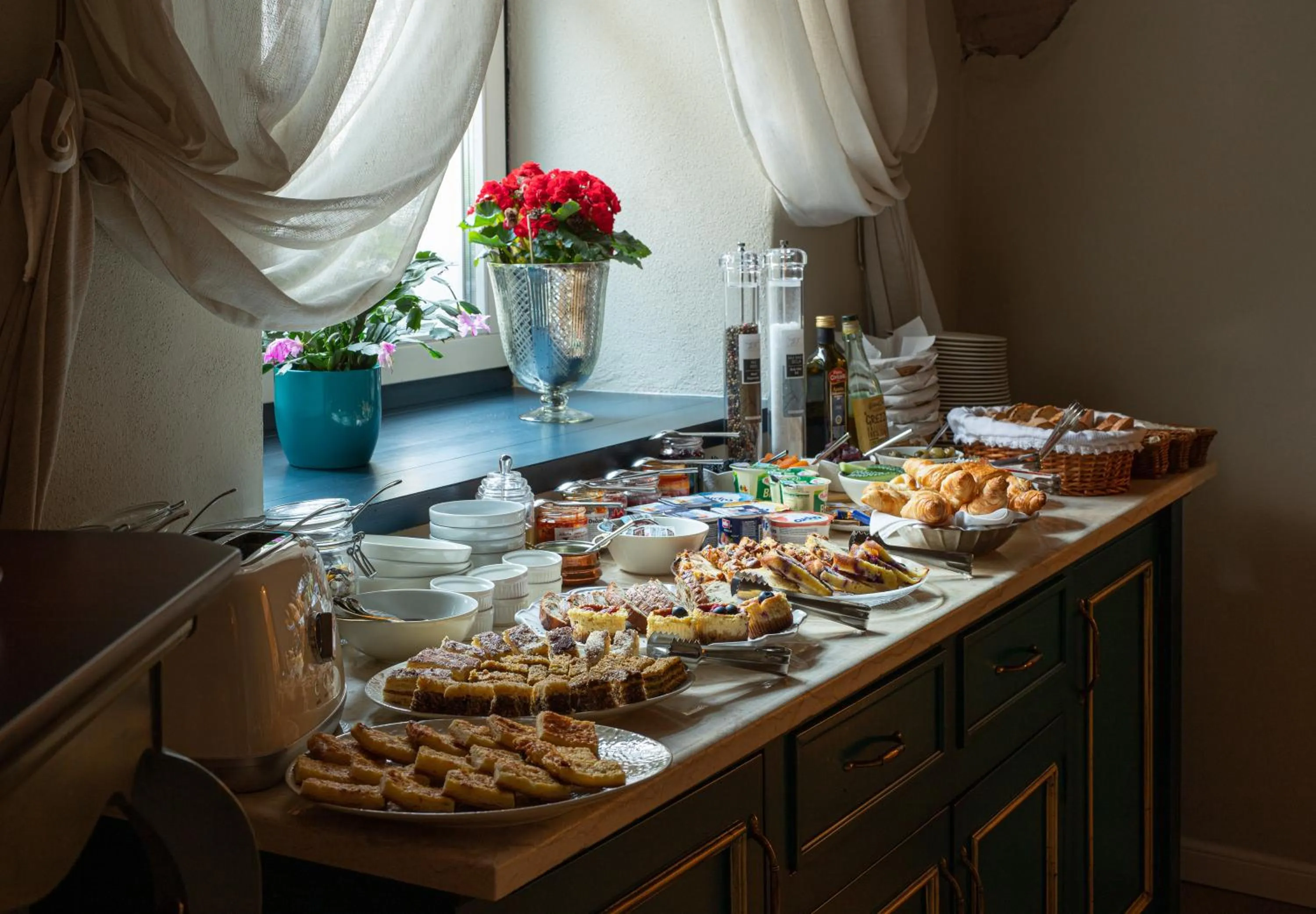 Buffet breakfast in MAGISTER seven