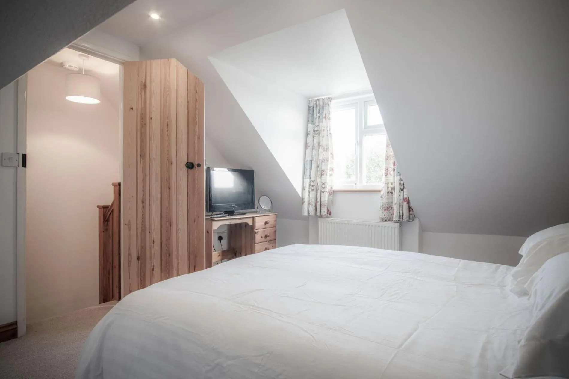 Floor plan, Bed in Church Terrace - 3 Bedroom Cottage - Saundersfoot