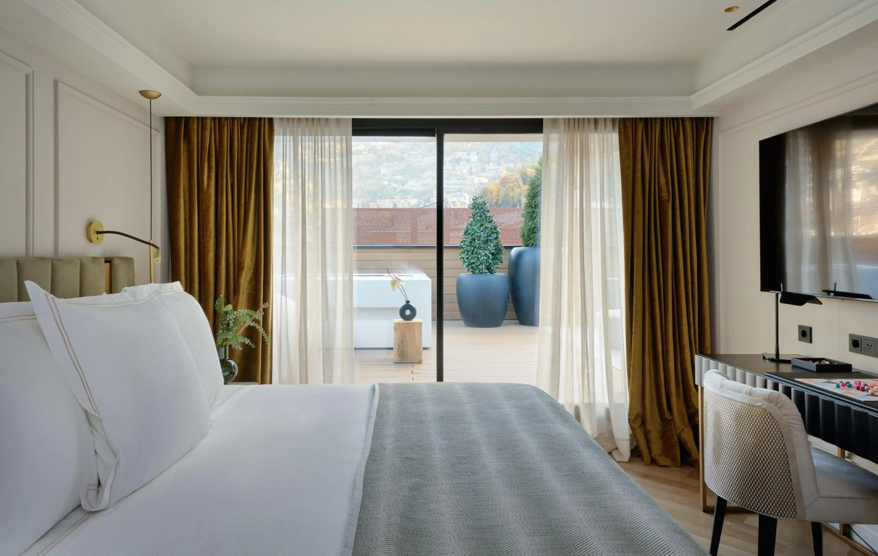 Communal lounge/ TV room, Bed in MIM Andorra Member of Melia Collection