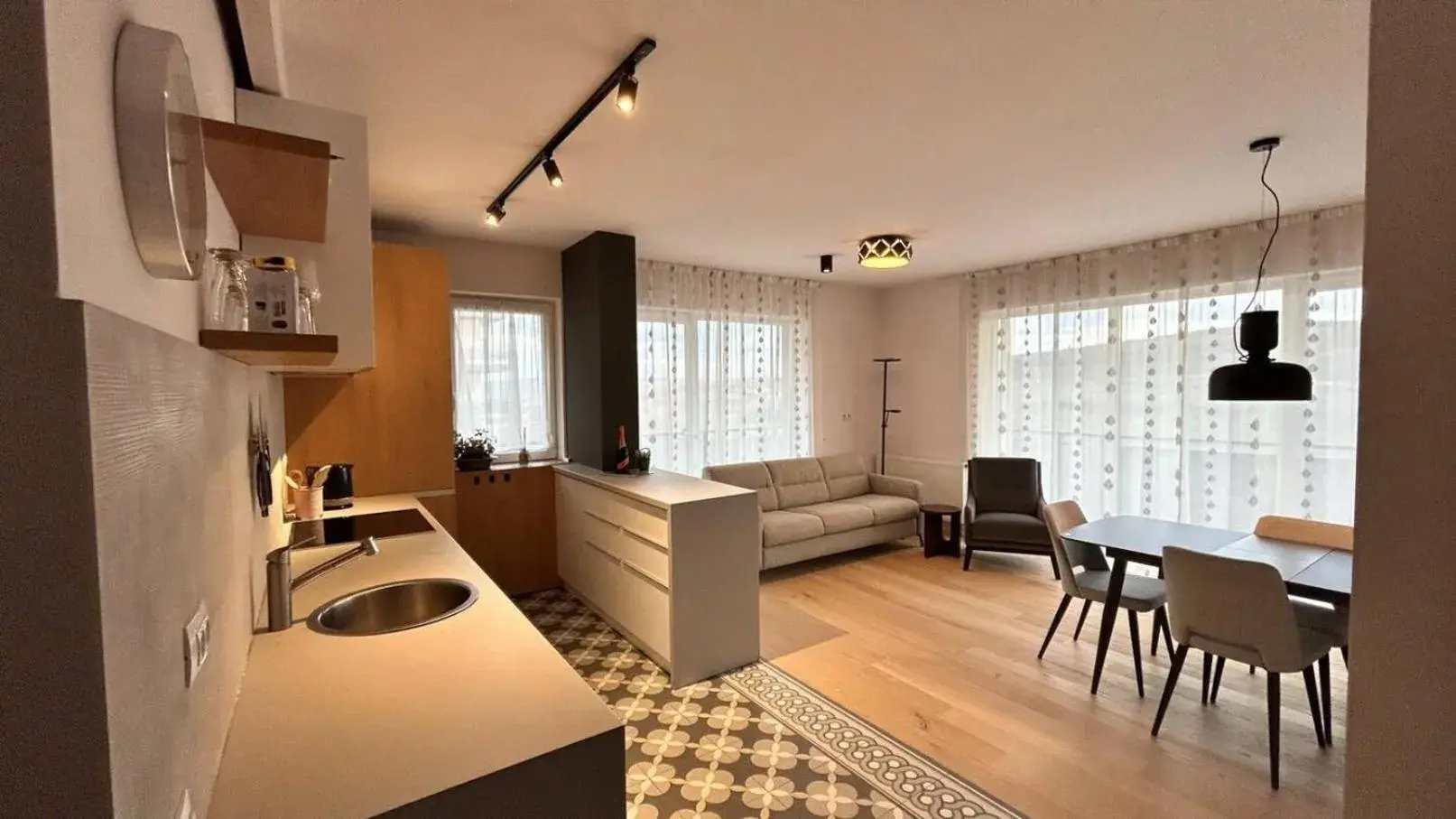 The Comfy Nest - Parking, King Size Bed, Smart TV The Comfy Nest - Parking, King Size Bed, Smart TV