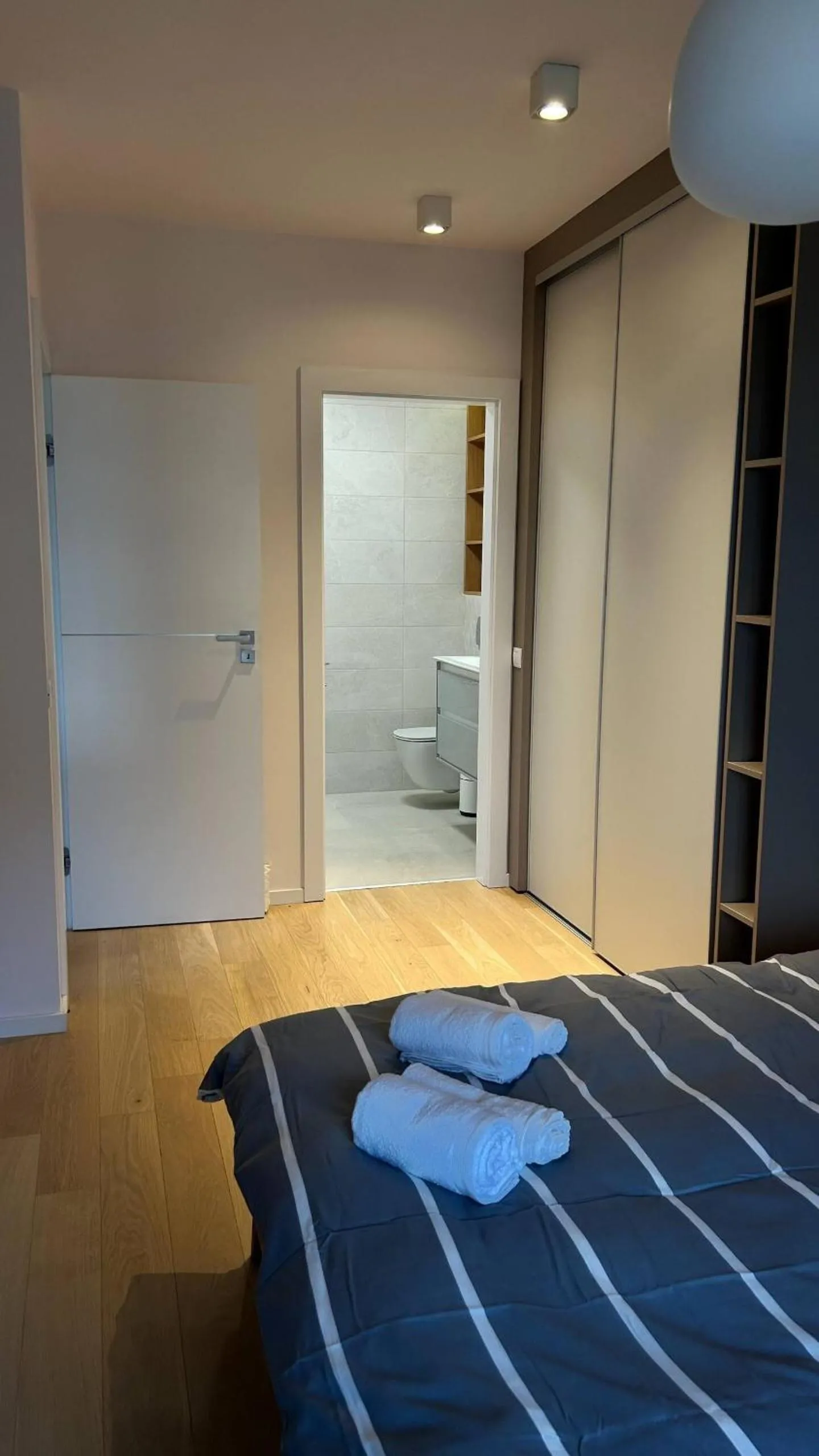 The Comfy Nest - Parking, King Size Bed, Smart TV