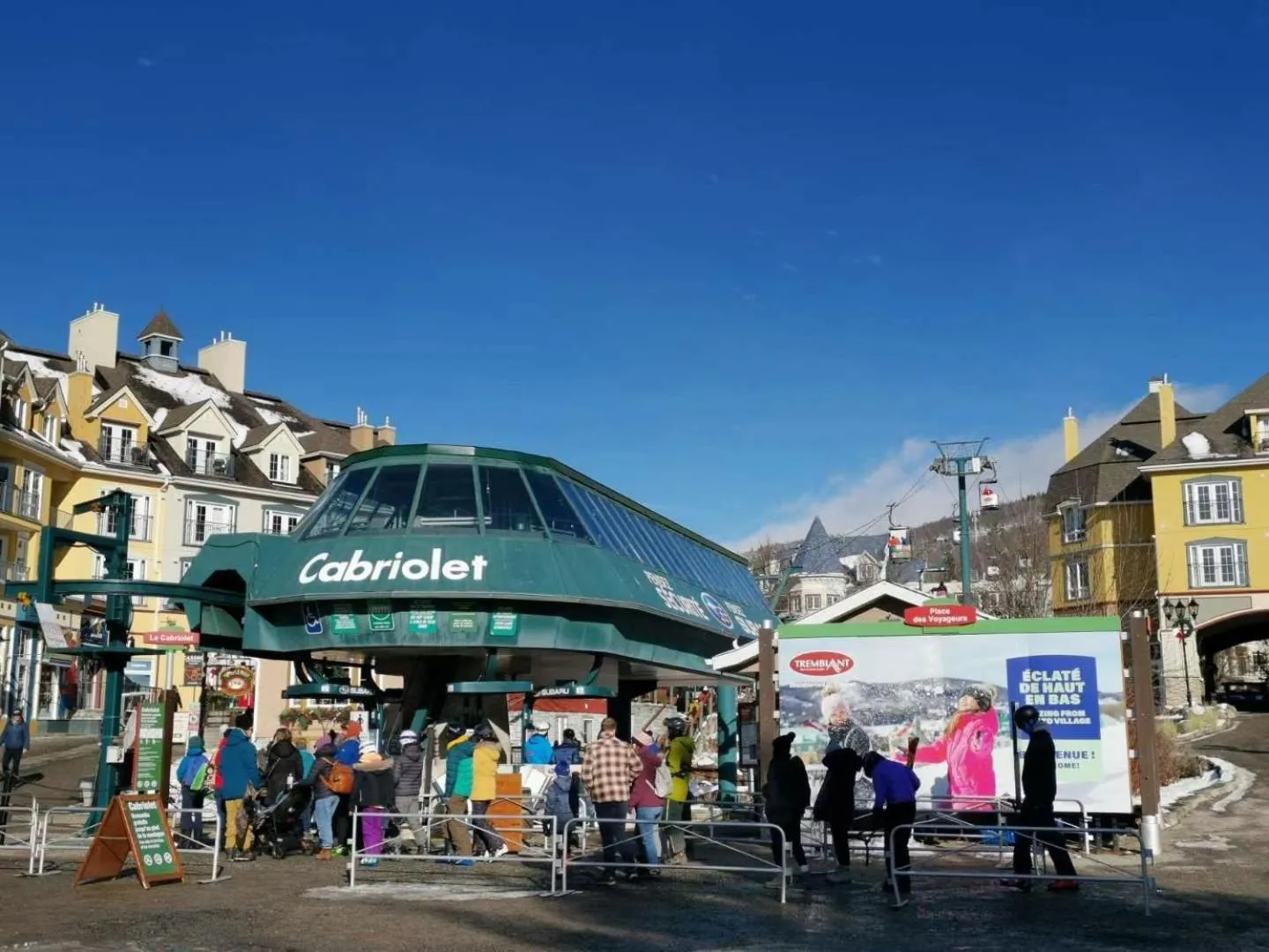 Studio with king bed, sofa bed and terrace Mont-Tremblant