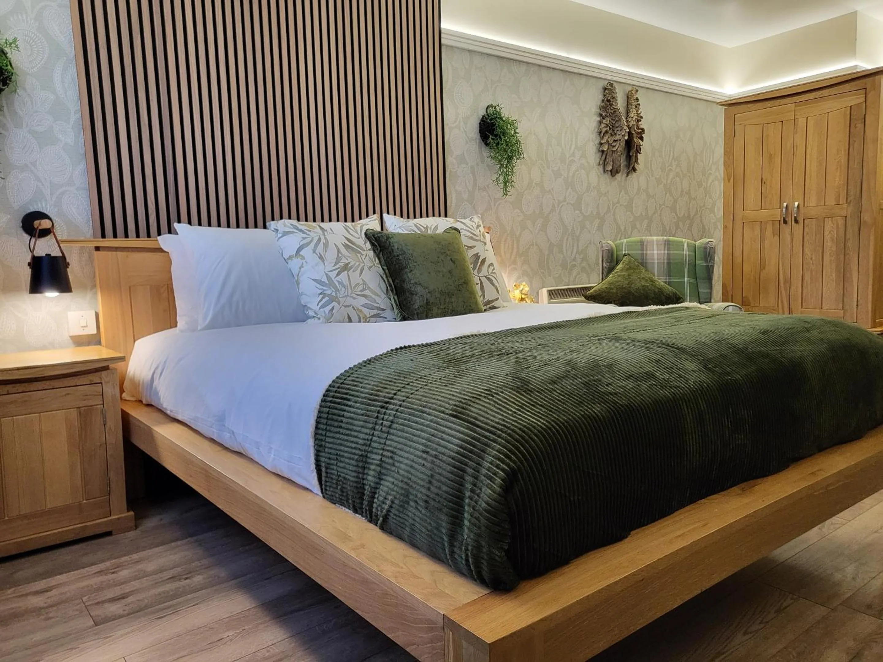 Bedroom, Bed in Three Horseshoes, Bubbenhall