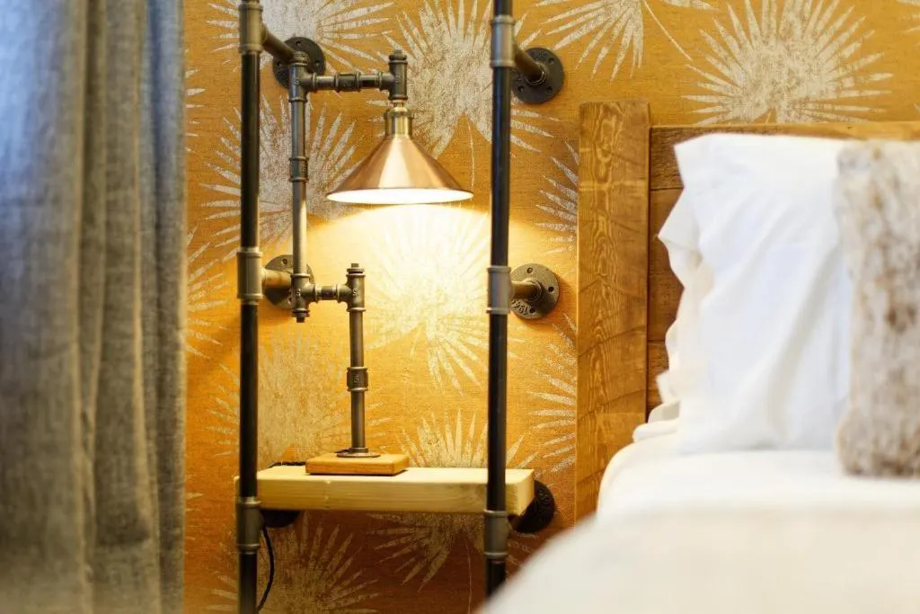 Bedroom, Bed in Three Horseshoes, Bubbenhall