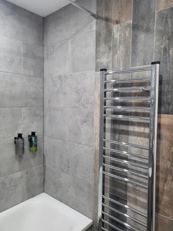 Bathroom in Three Horseshoes, Bubbenhall