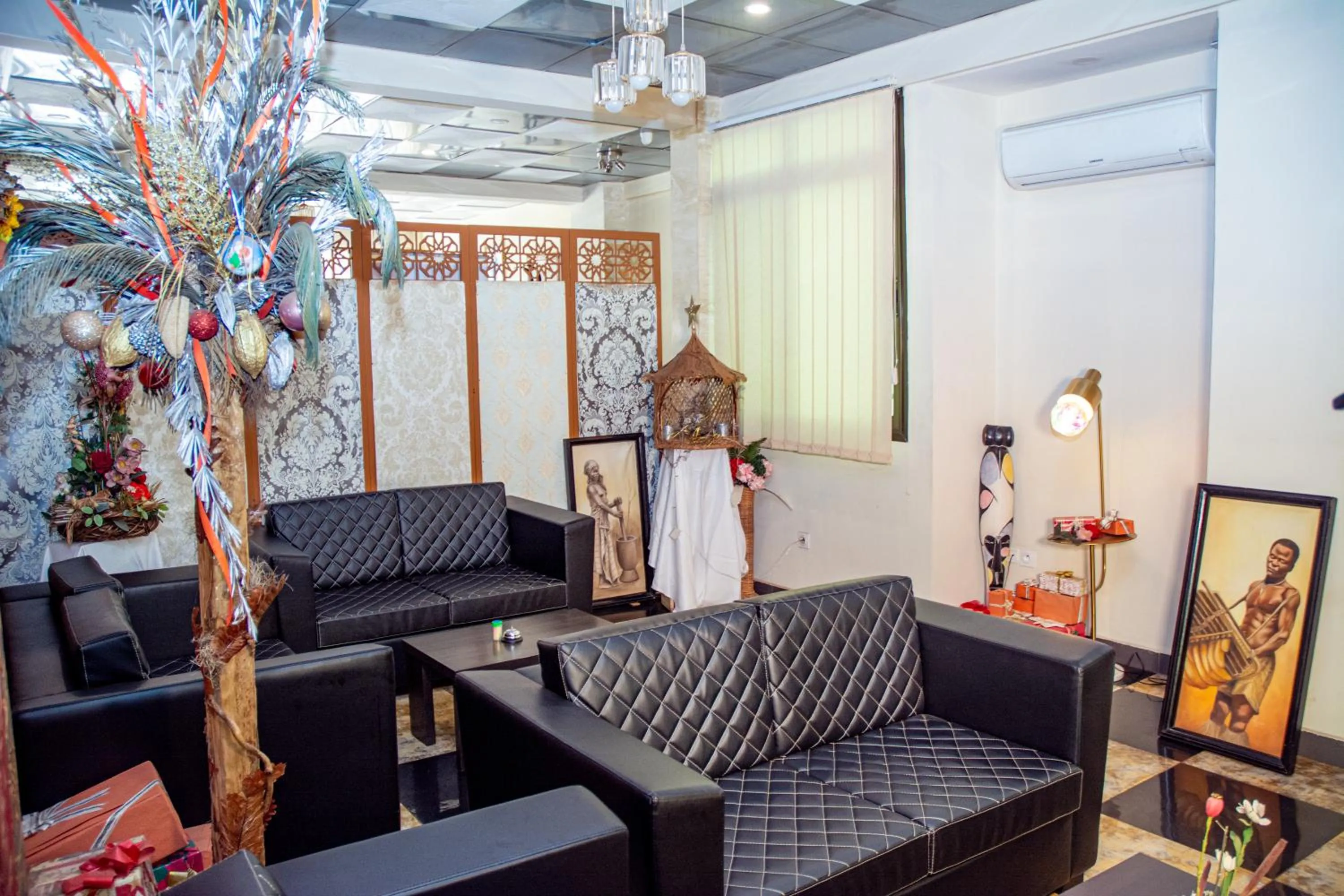 Seating area in New Heaven Hôtel