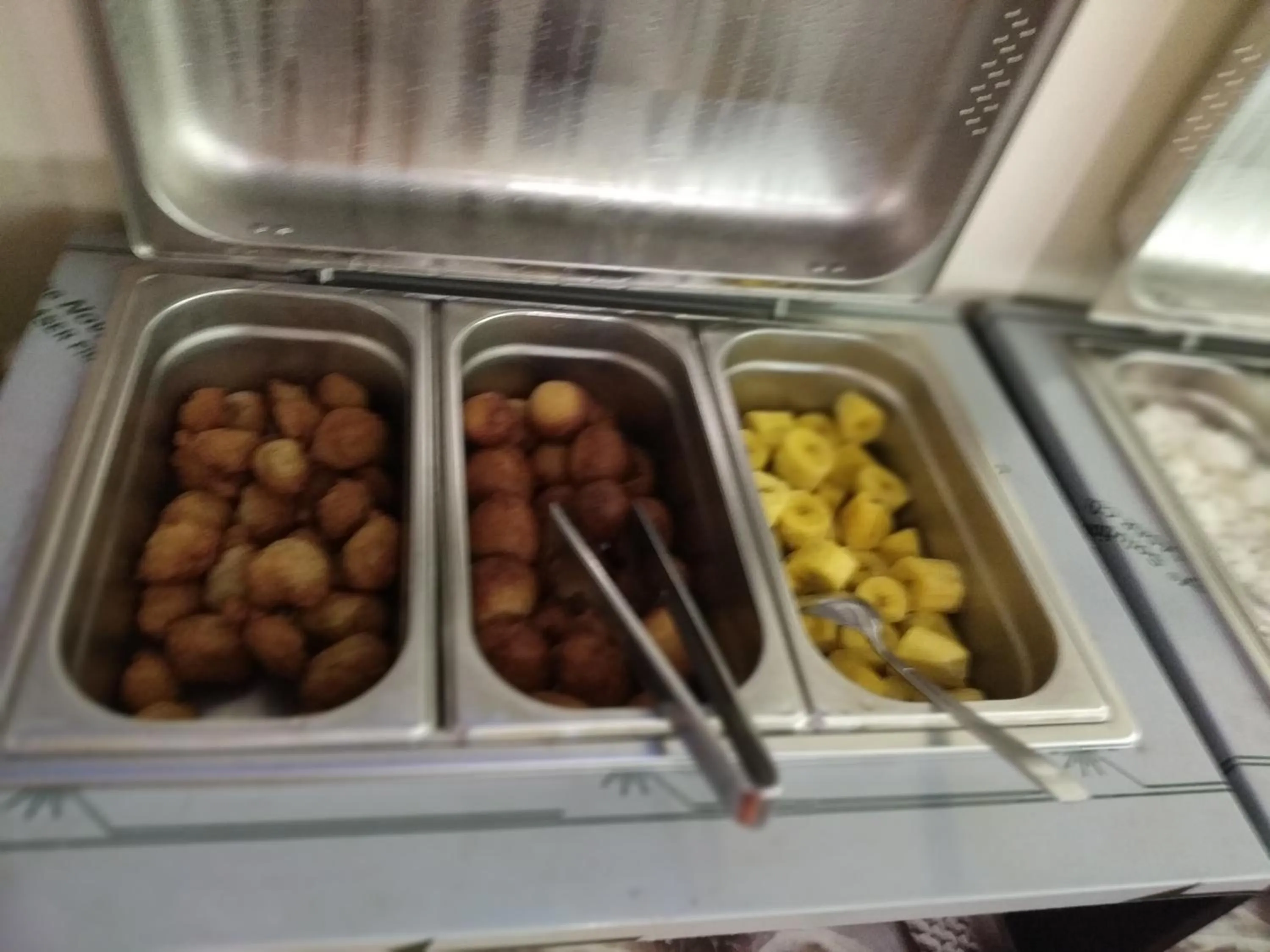 Restaurant/places to eat in New Heaven Hôtel