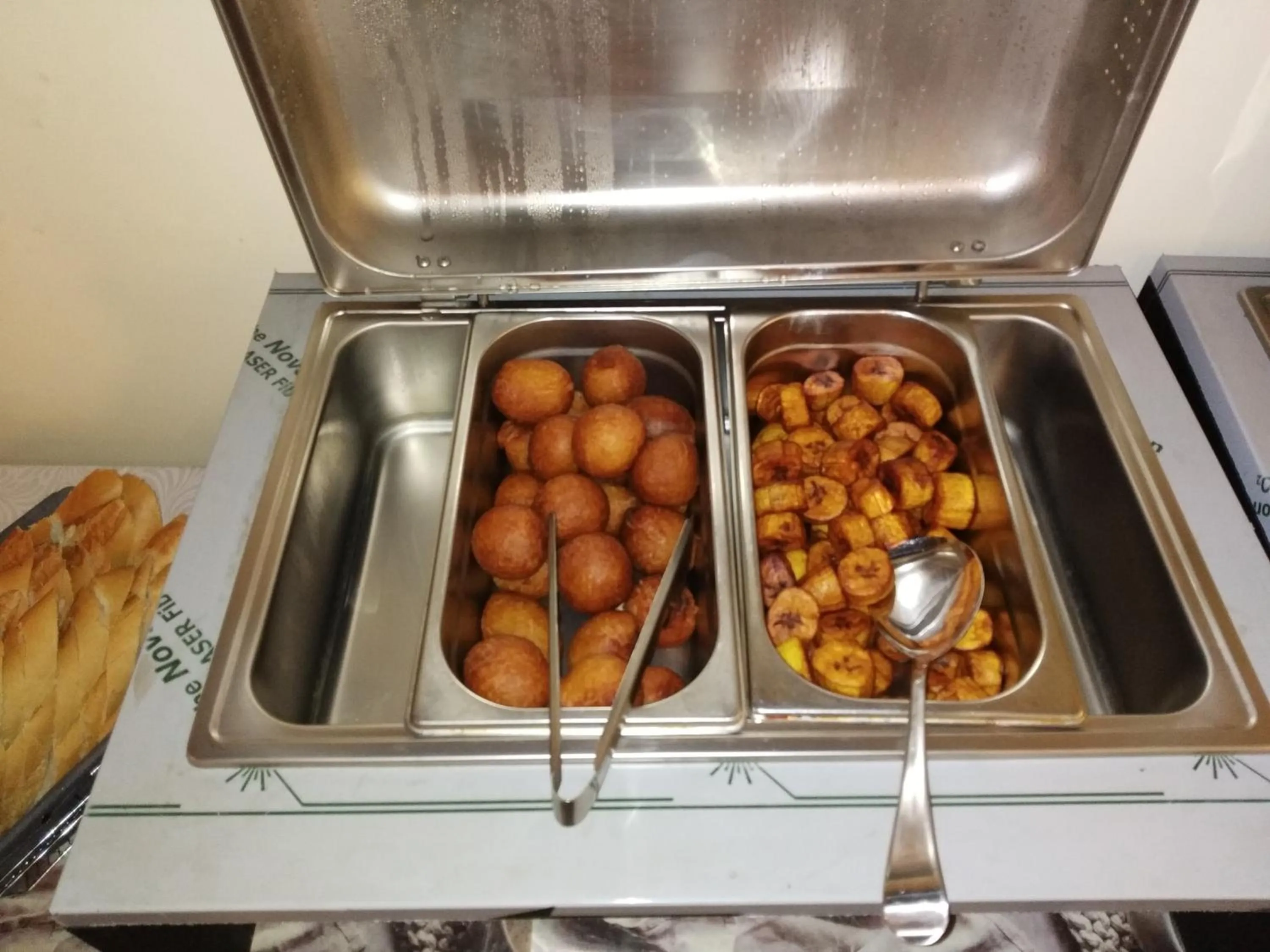 Restaurant/places to eat in New Heaven Hôtel