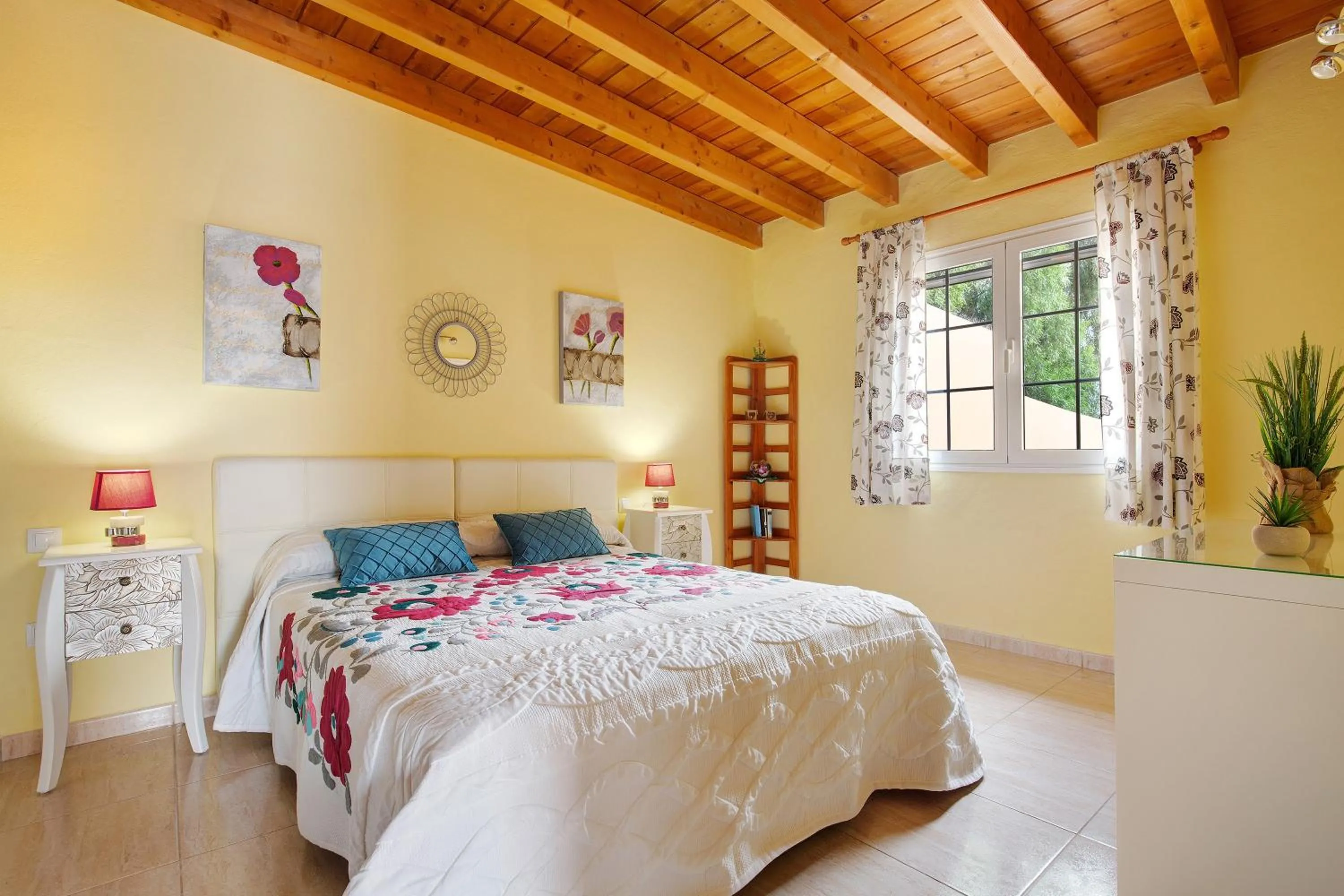Property building, Bed in Casa Paco 1