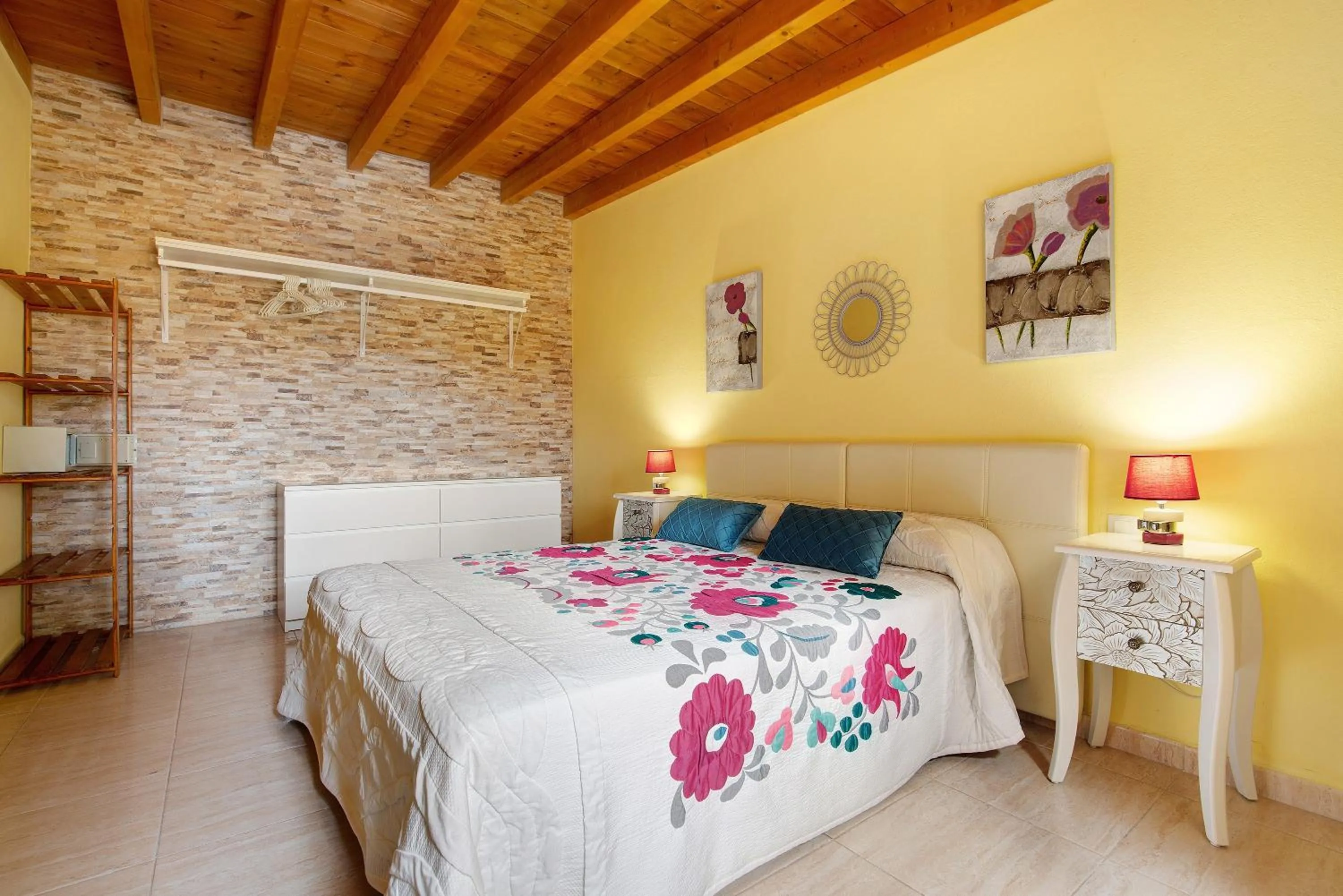 Property building, Bed in Casa Paco 1
