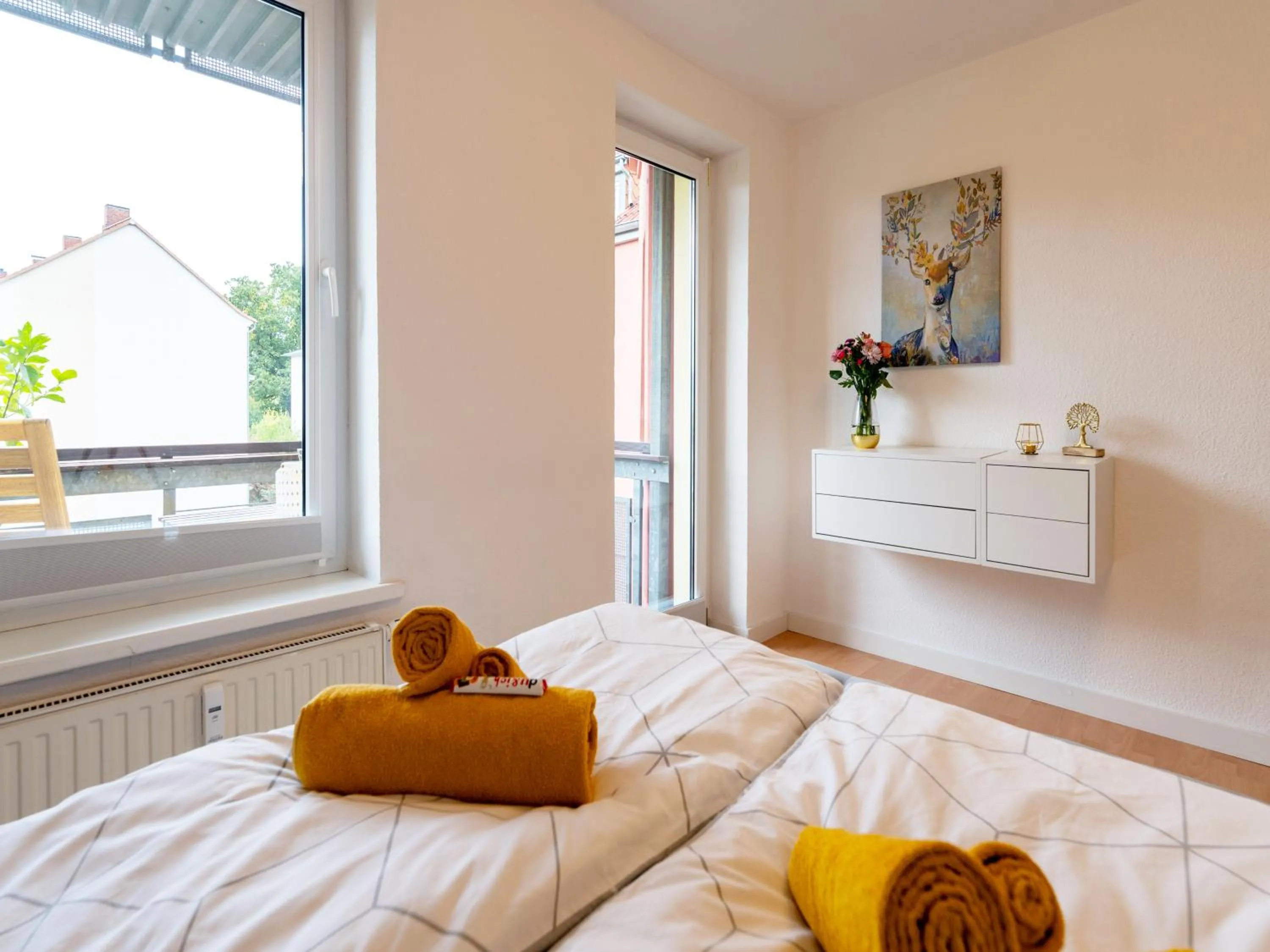 Food close-up, Bed in Schlosskönig - Modernes & zentrales Apartment mit Balkon und Arbeitsplatz