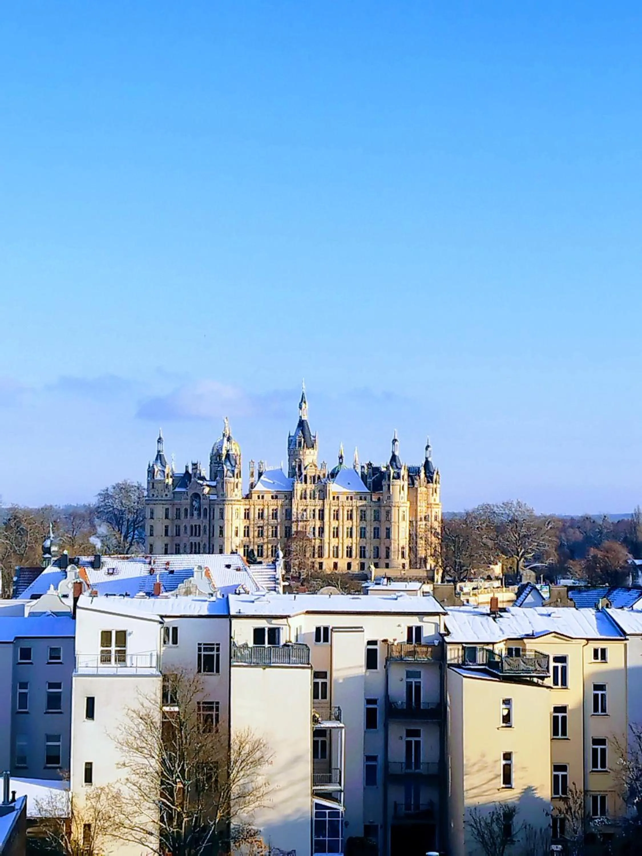 Nearby landmark in Schlosskönig - Modernes & zentrales Apartment mit Balkon und Arbeitsplatz