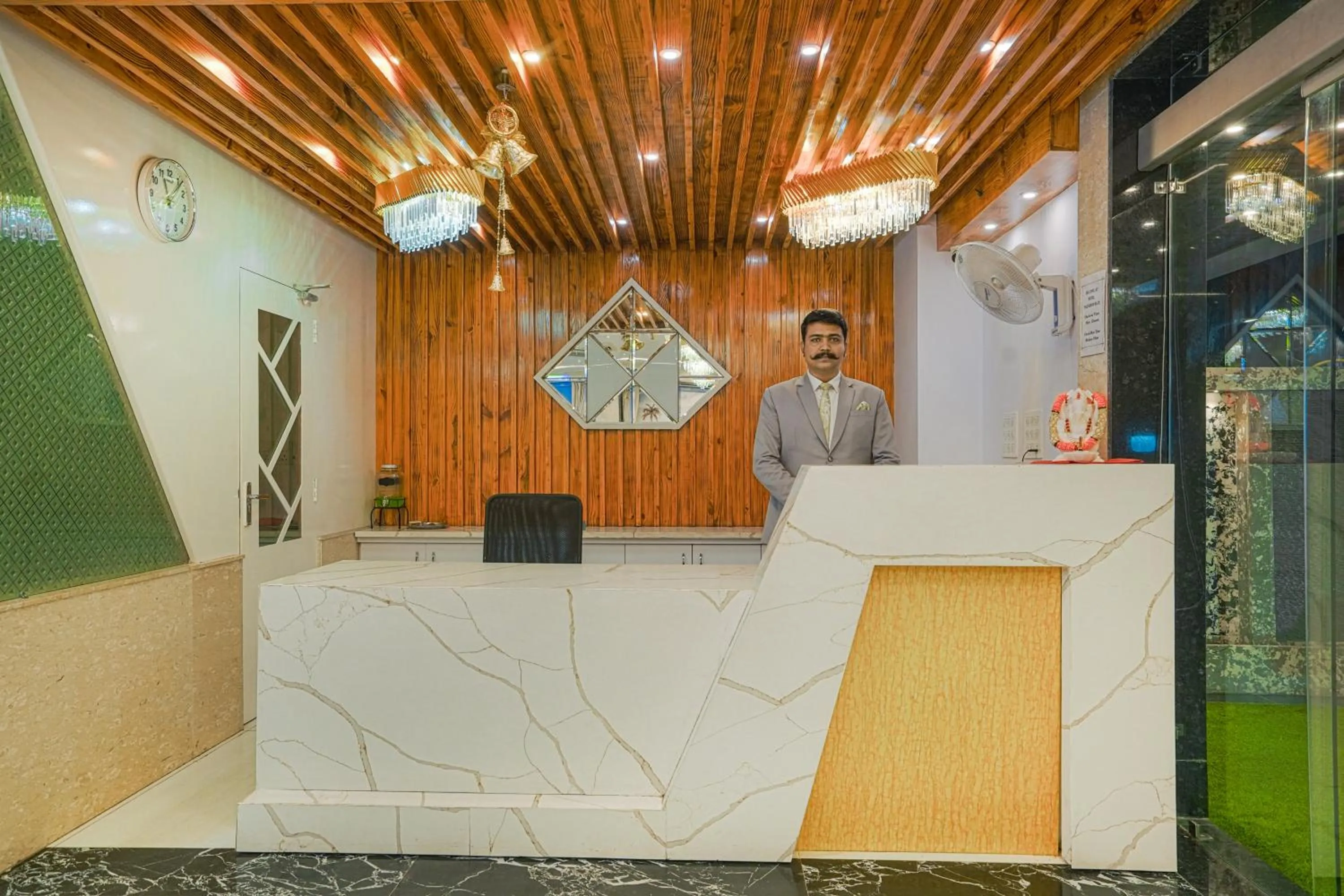 Lobby or reception in Pax Hotel Grand Blue 3 min walk from Udaipur city Railway Station