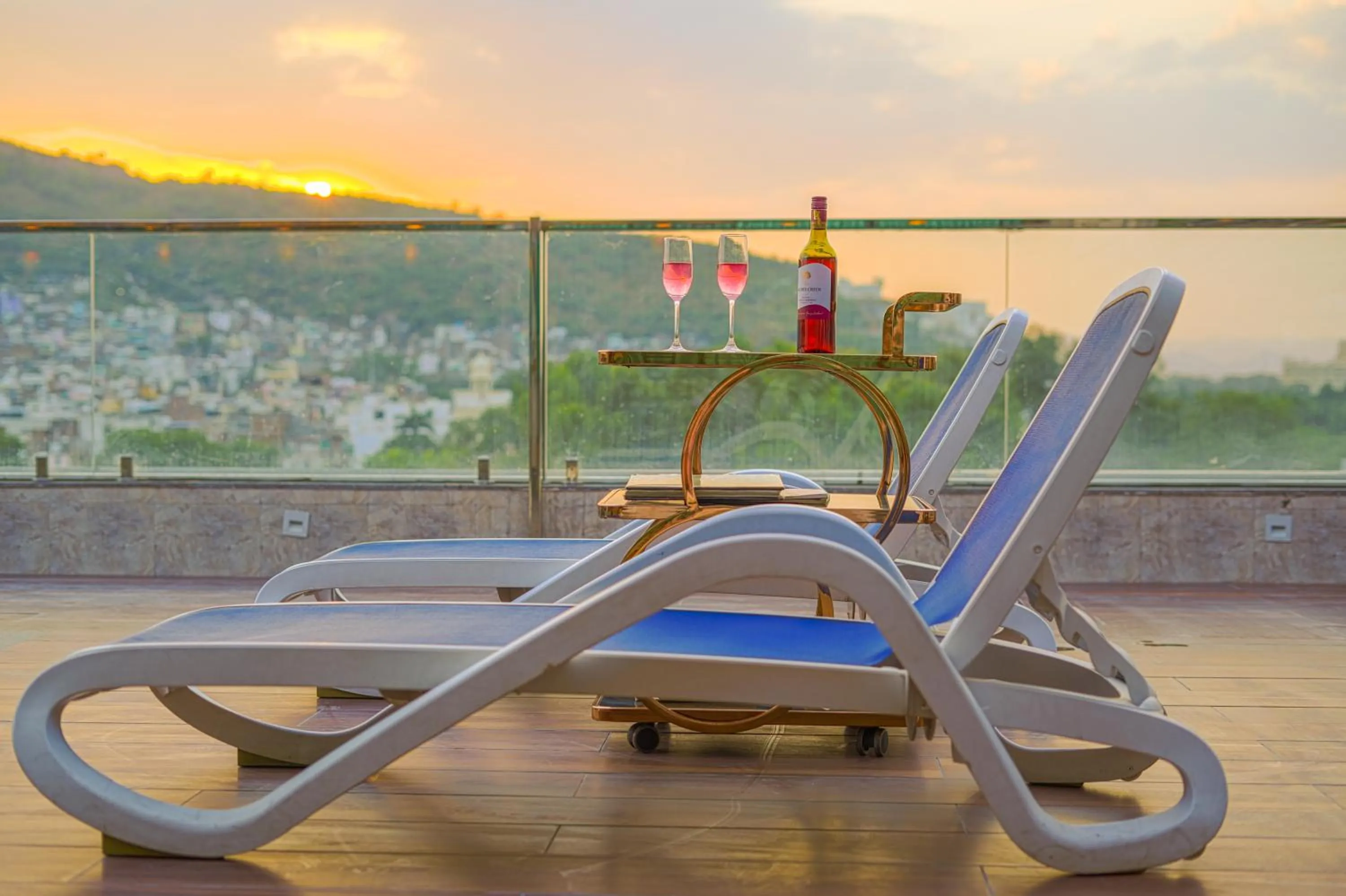 Balcony/Terrace in Pax Hotel Grand Blue 3 min walk from Udaipur city Railway Station
