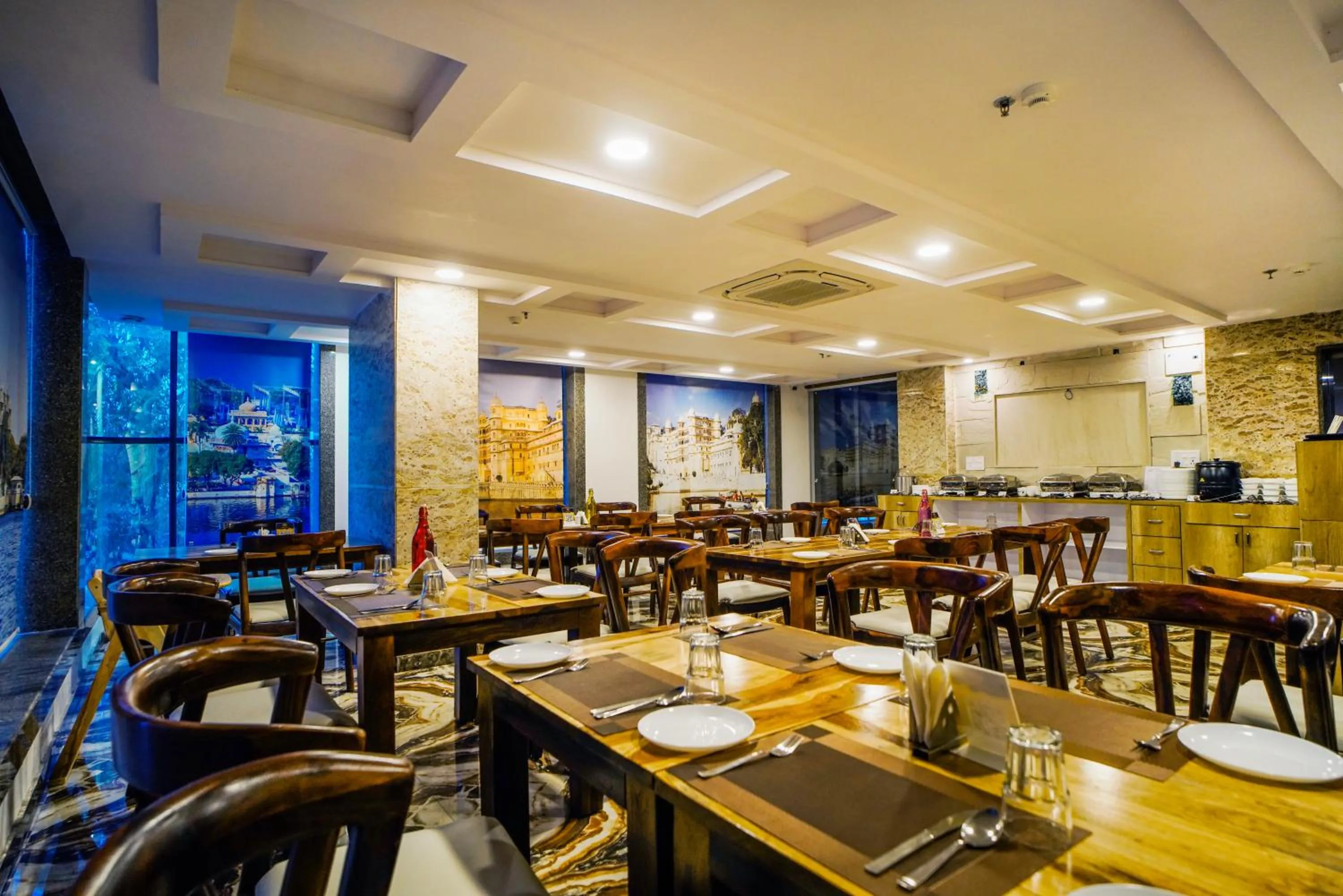 Restaurant/places to eat in Pax Hotel Grand Blue 3 min walk from Udaipur city Railway Station