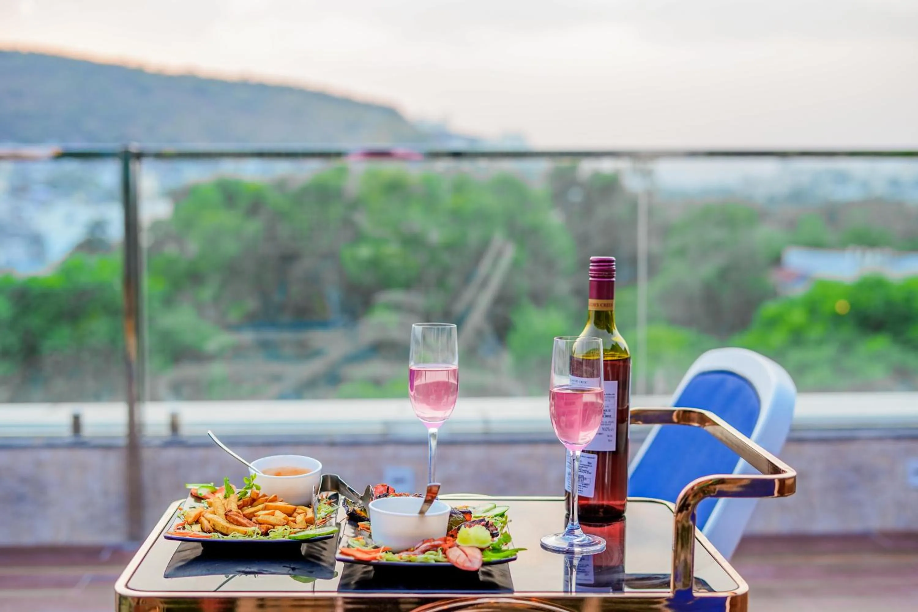 Balcony/Terrace in Pax Hotel Grand Blue 3 min walk from Udaipur city Railway Station