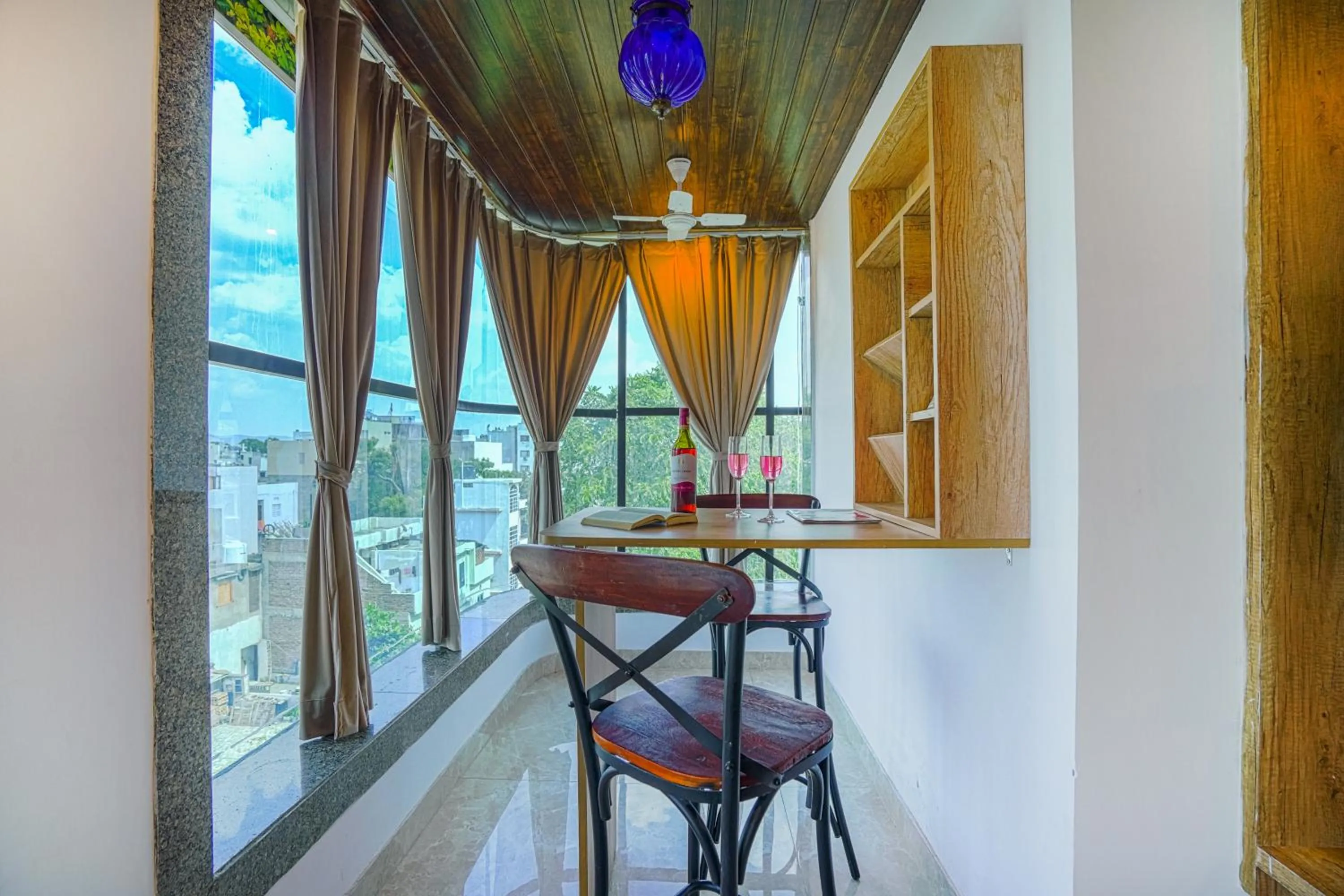 Dining area in Pax Hotel Grand Blue 3 min walk from Udaipur city Railway Station