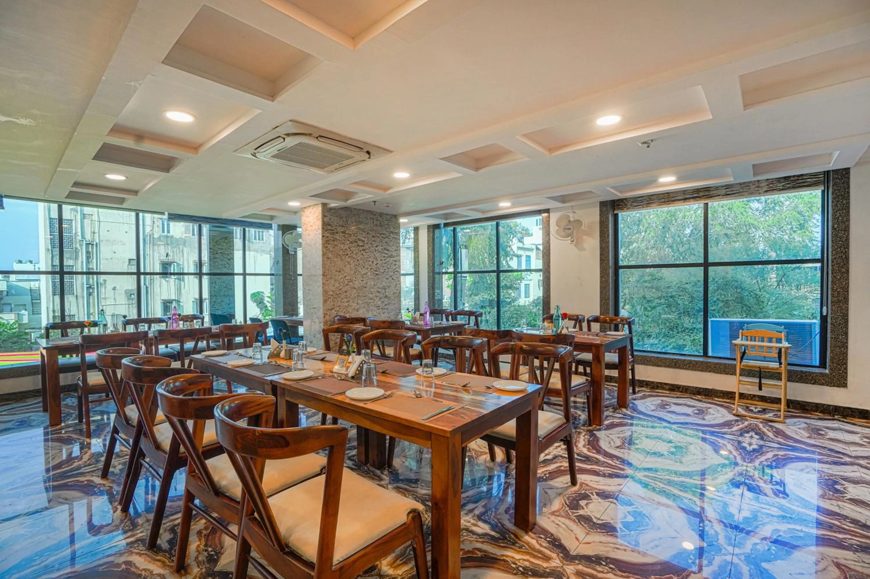Restaurant/places to eat in Pax Hotel Grand Blue 3 min walk from Udaipur city Railway Station
