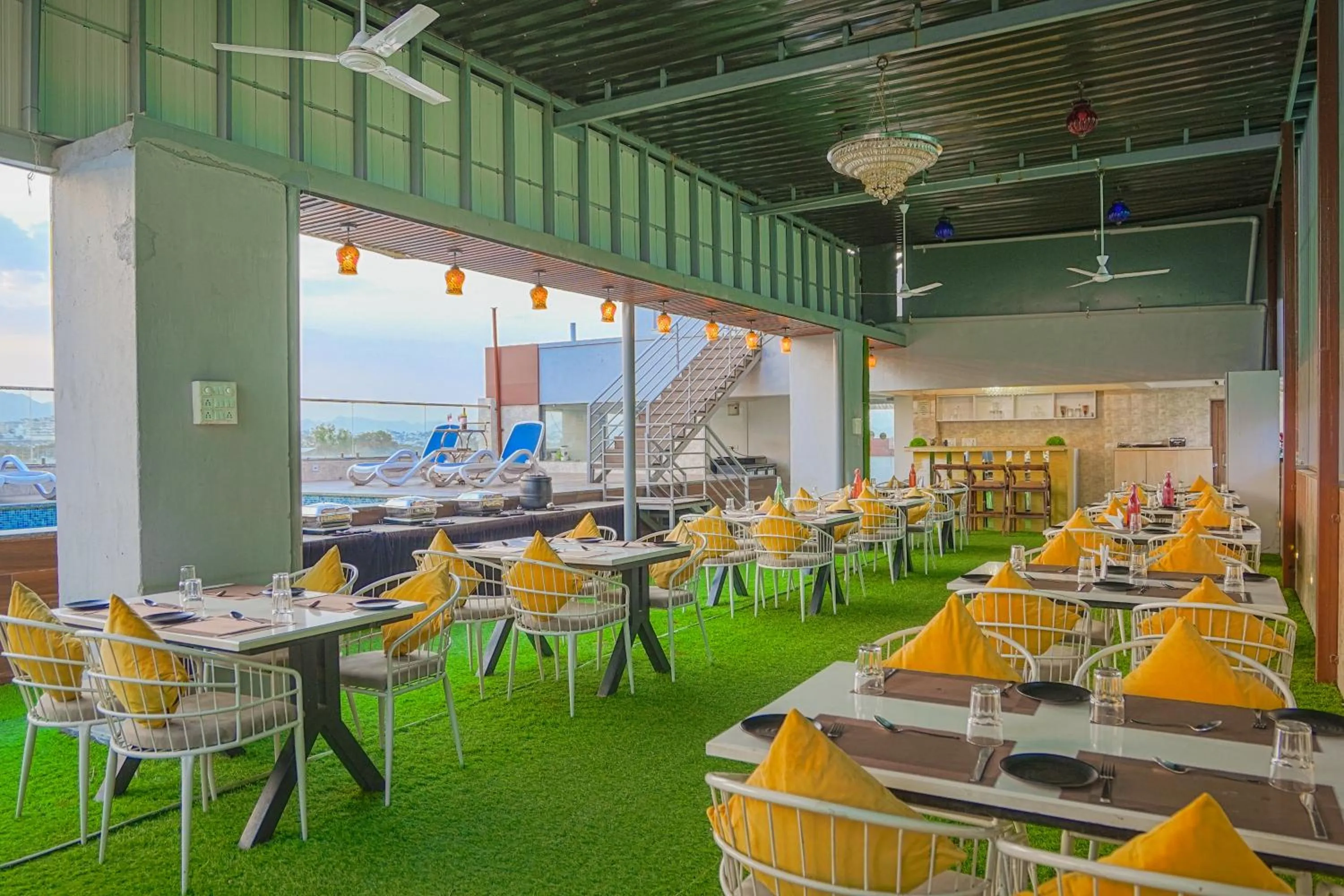 Restaurant/places to eat in Pax Hotel Grand Blue 3 min walk from Udaipur city Railway Station