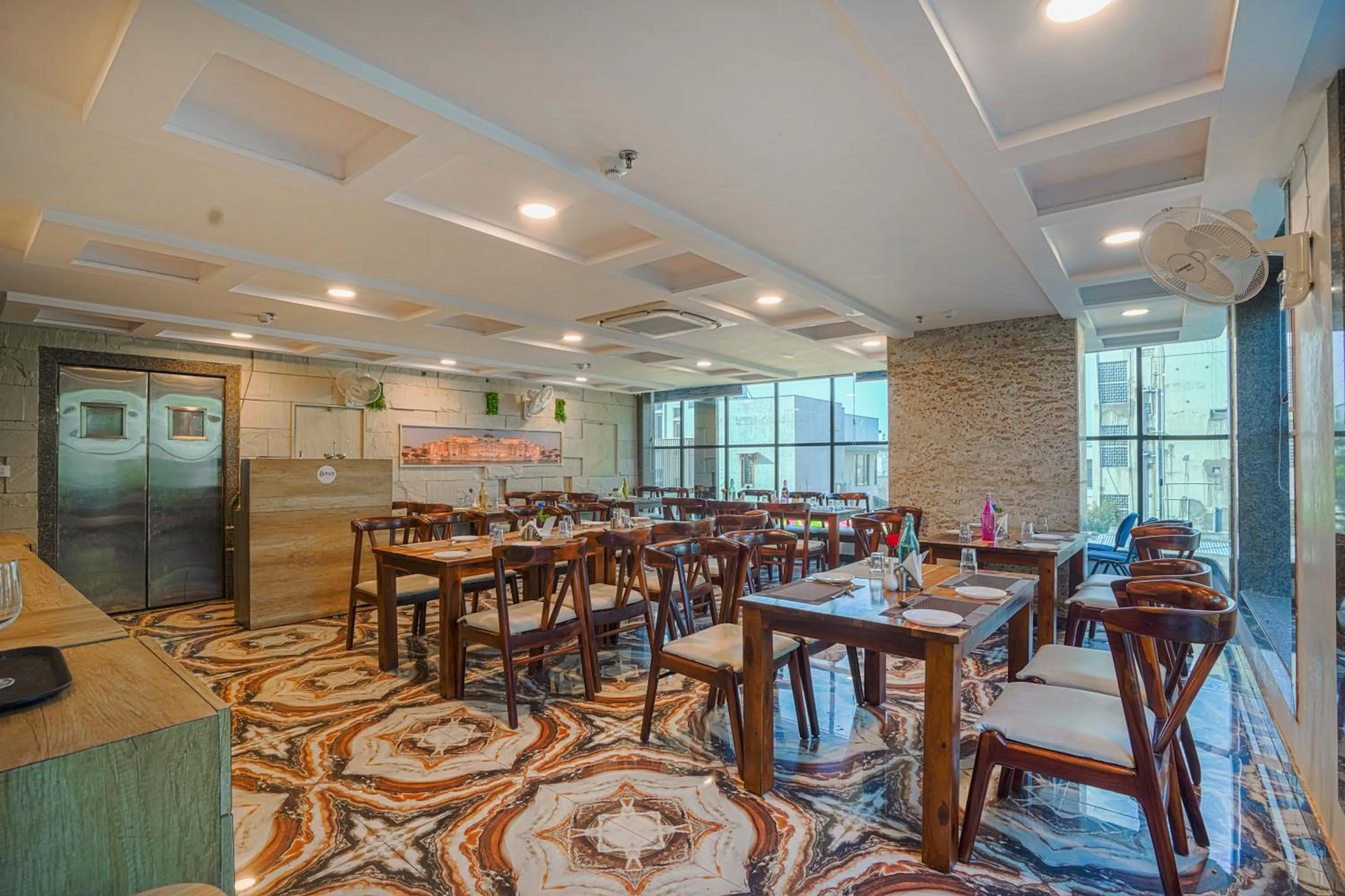 Restaurant/places to eat in Pax Hotel Grand Blue 3 min walk from Udaipur city Railway Station