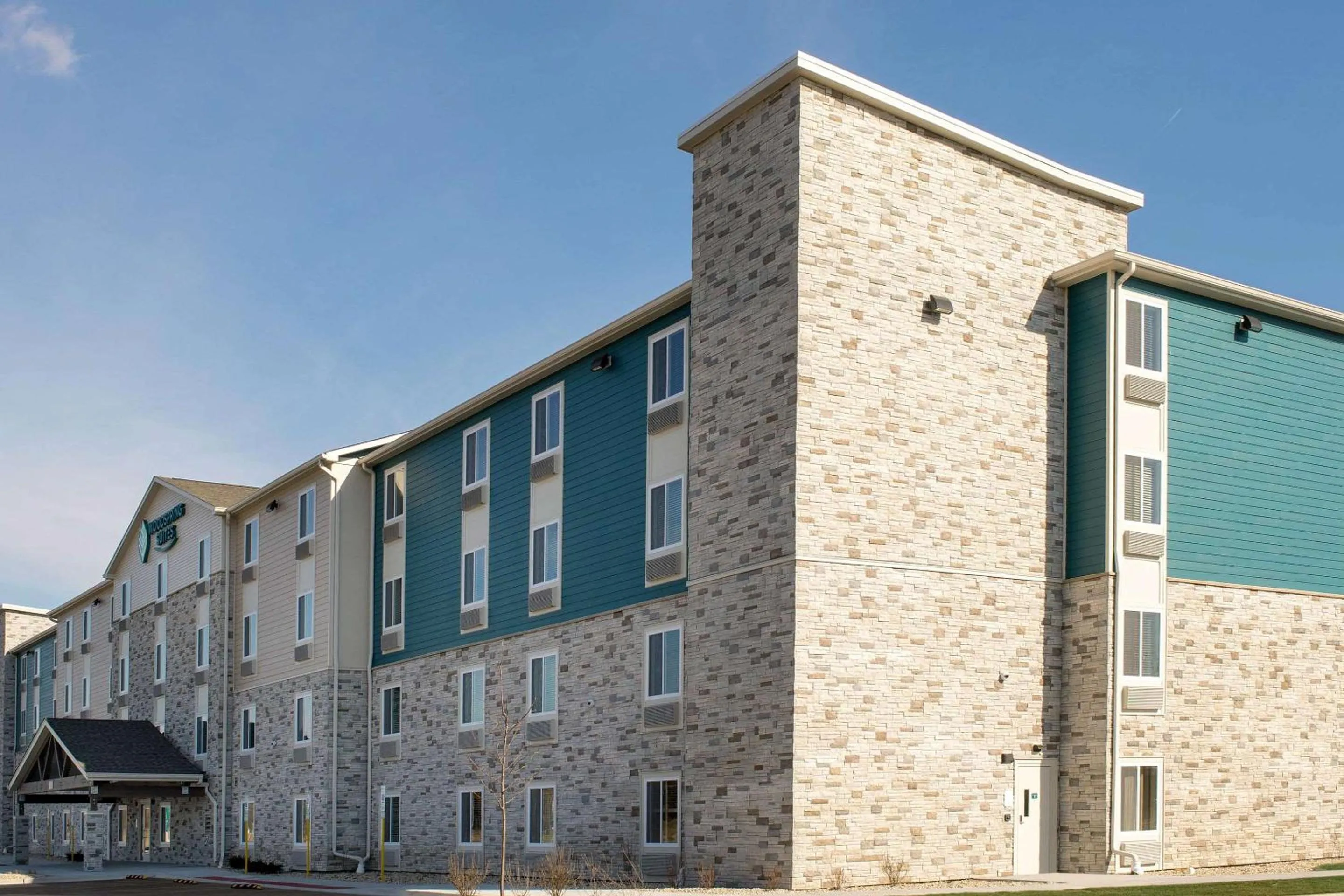 Property building in WoodSpring Suites Chicago Tinley Park