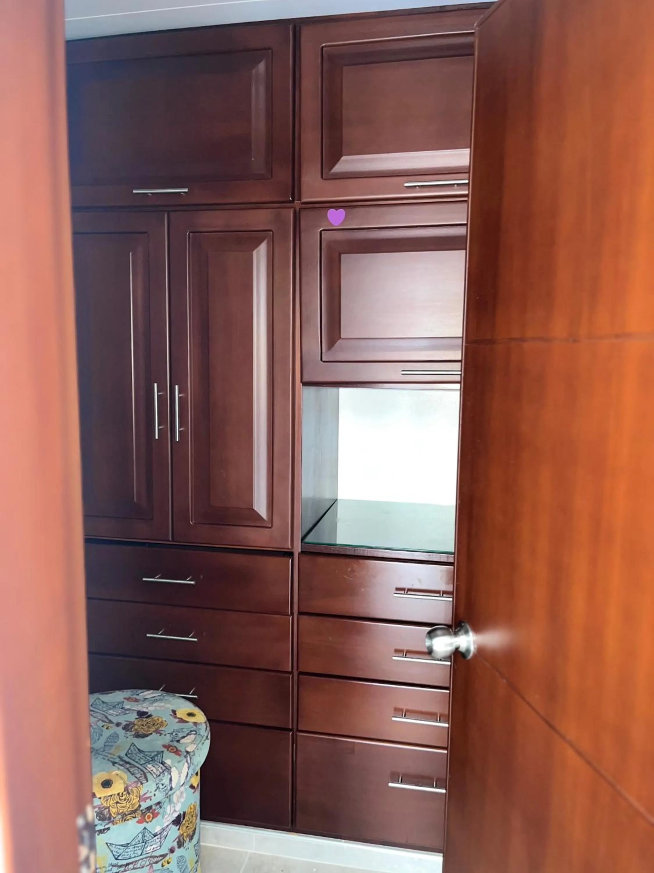 wardrobe in Mirador El paraiso glamping