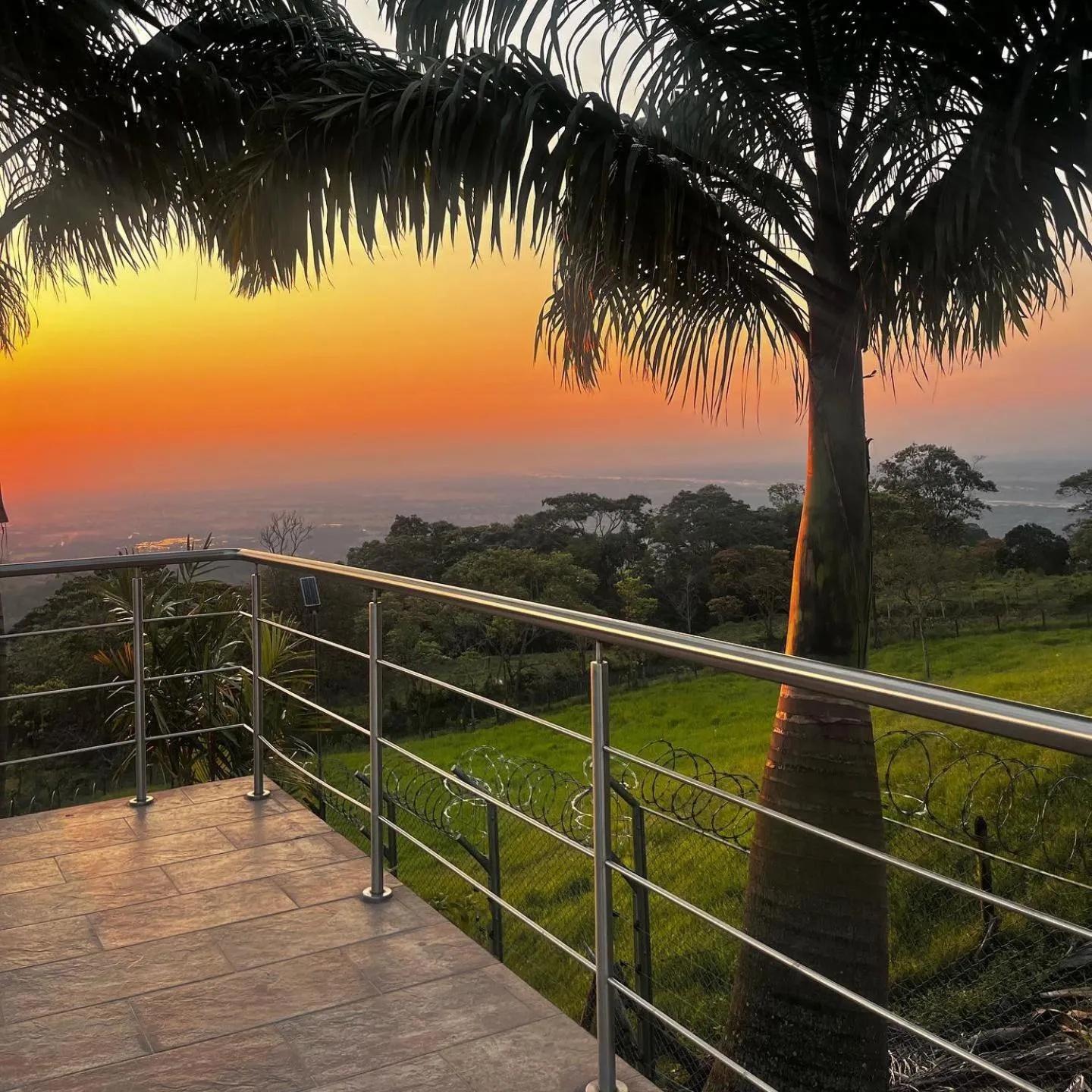 Sunrise in Mirador El paraiso glamping