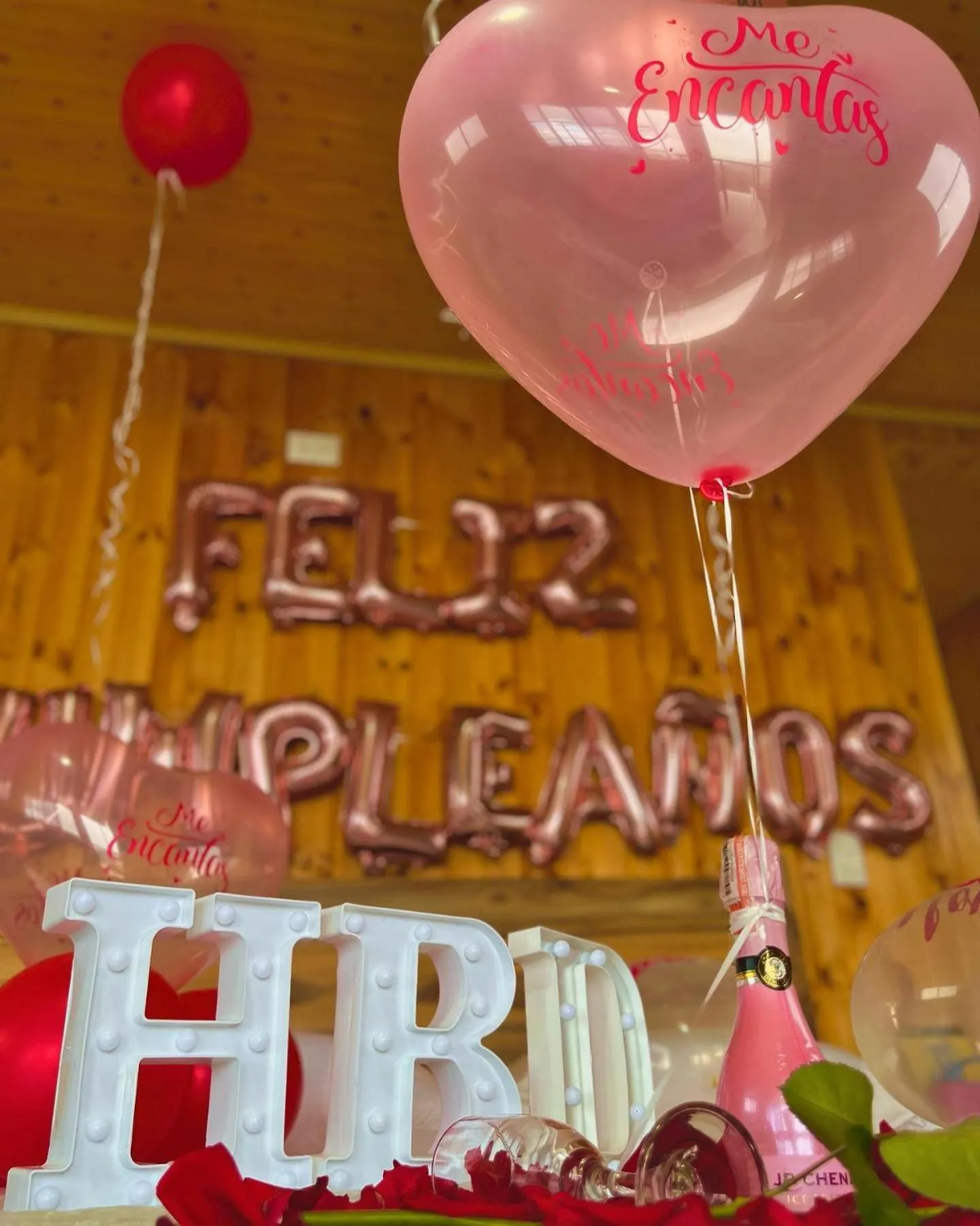 Text overlay in Mirador El paraiso glamping
