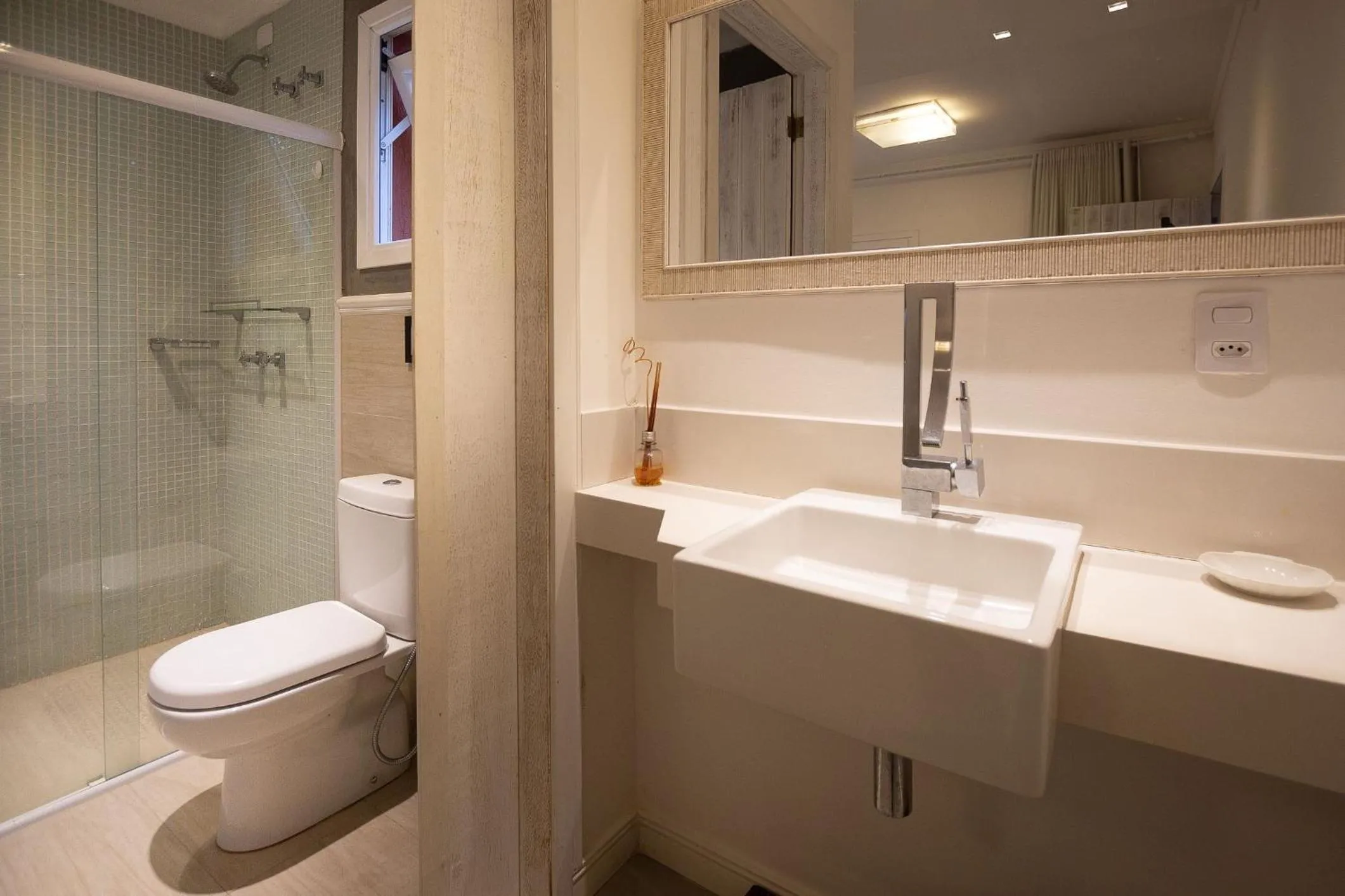 Shower in Búzios praia de Geribá, piscina e churrasqueira