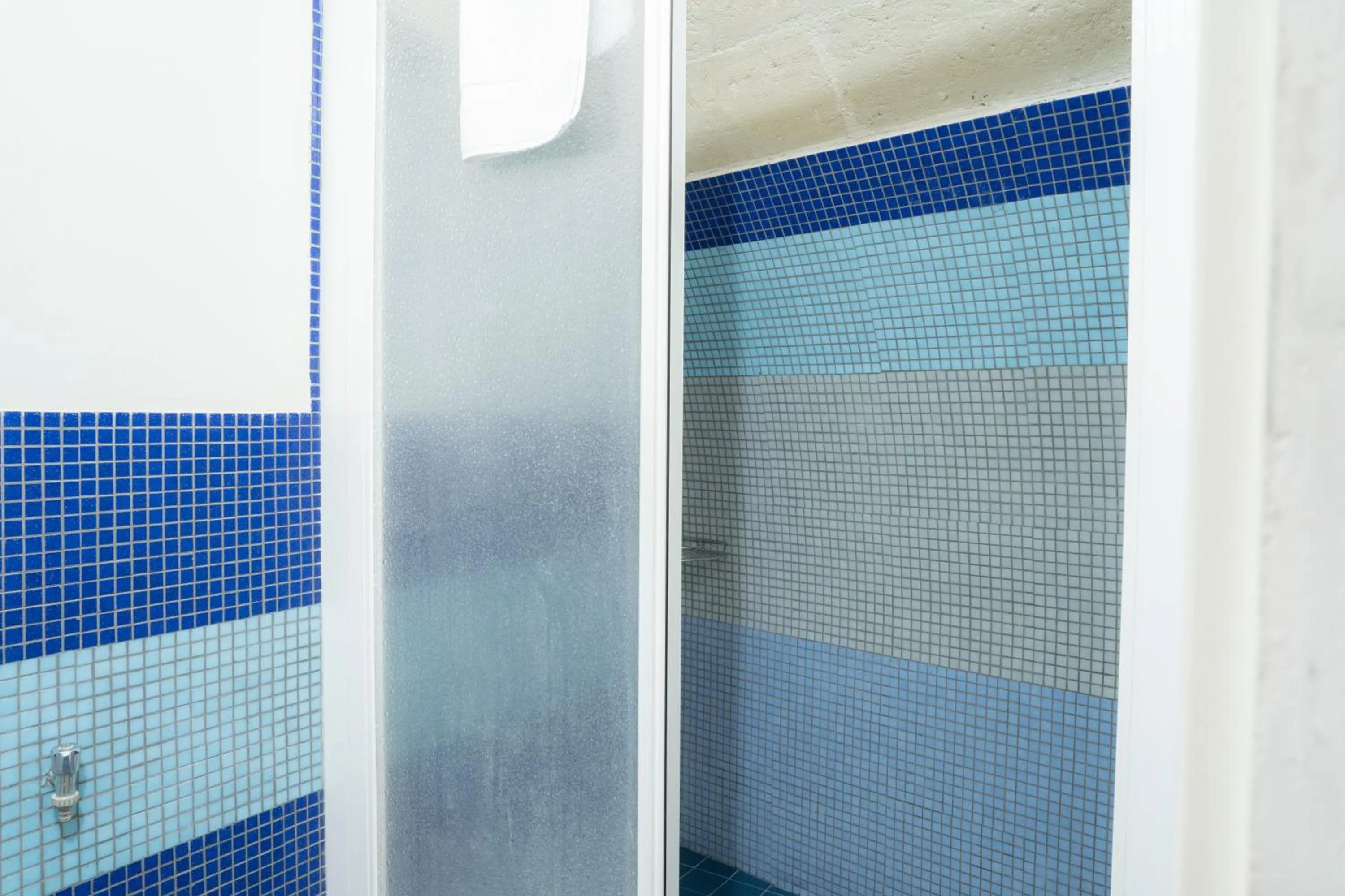 Shower in Centometri