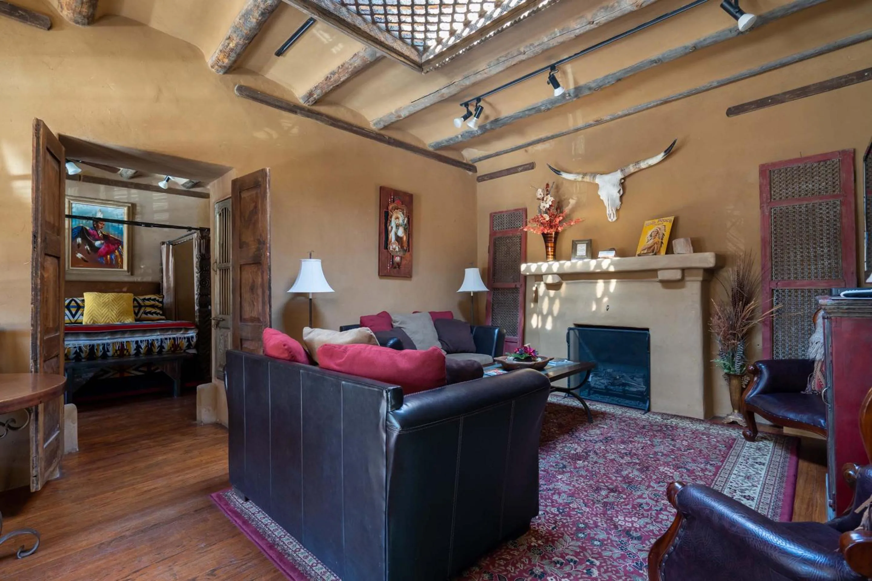 Property building, Bed in Turquoise Butterfly