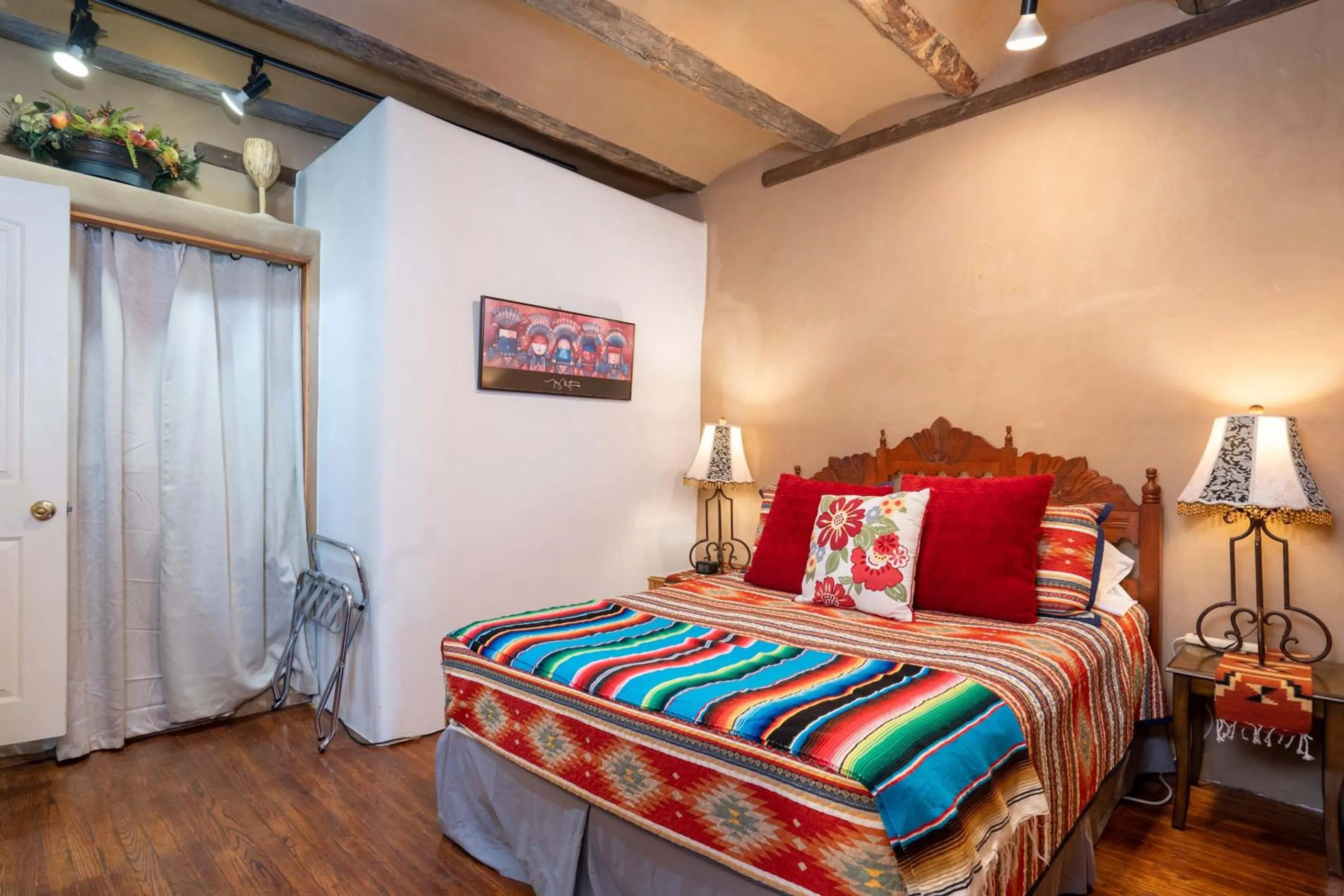 Property building, Bed in Turquoise Butterfly