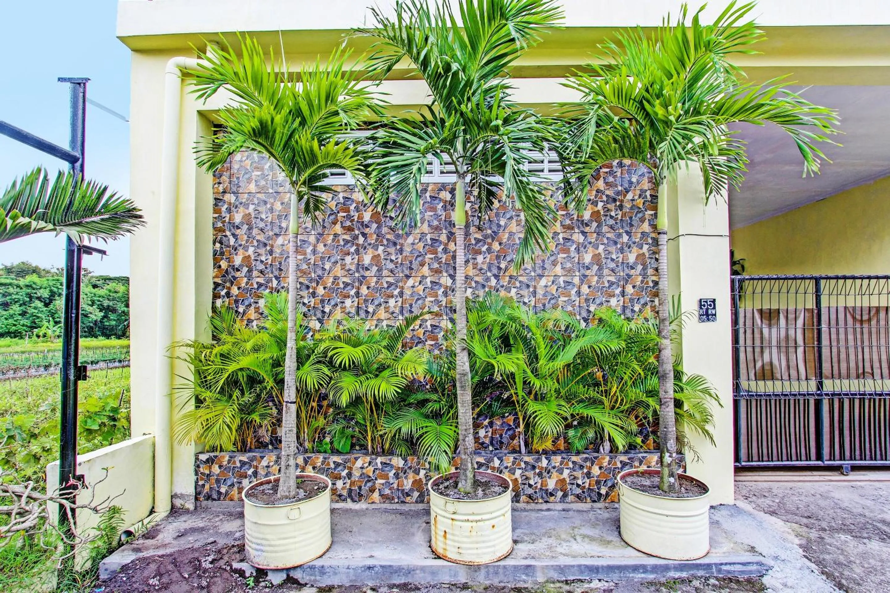 Facade/entrance in OYO 91920 Pondok'ku Inn