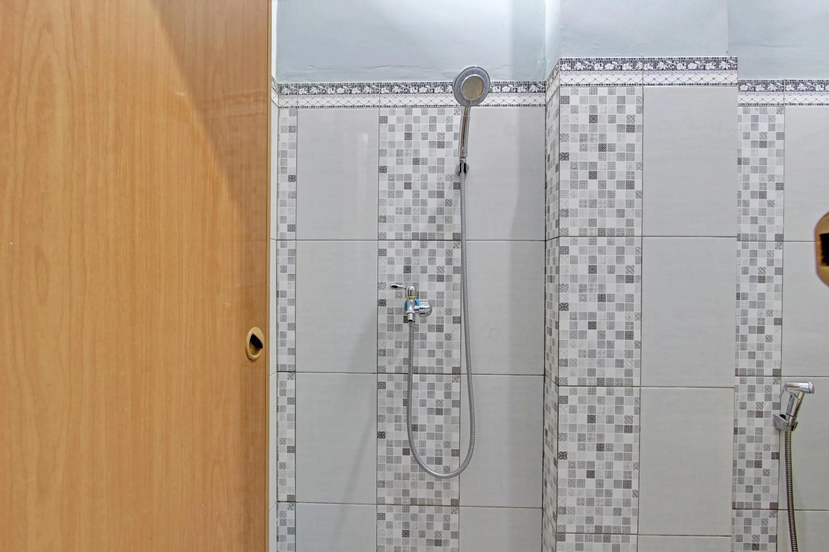 Bathroom in OYO 91960 Fariza House Syariah