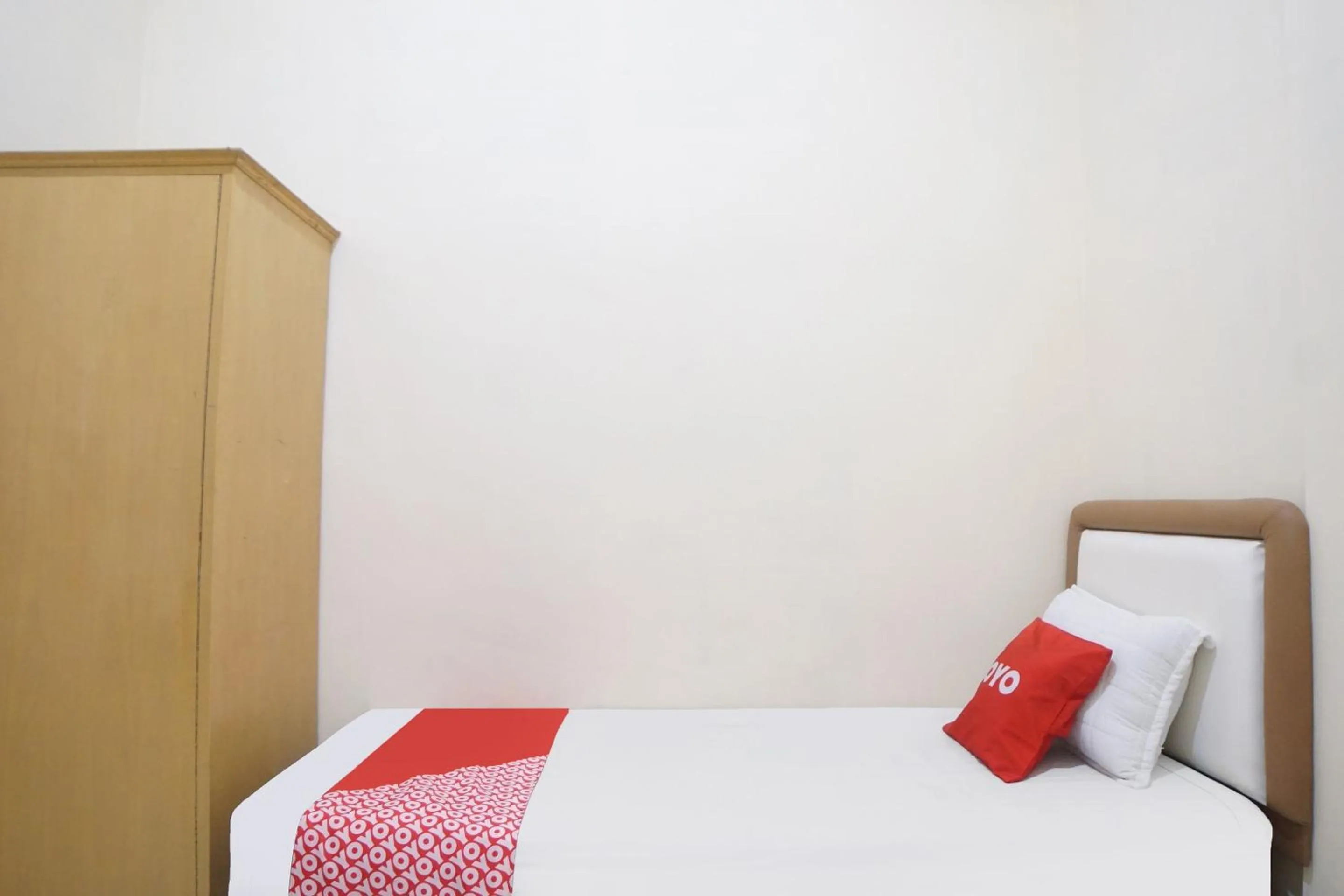 Bedroom, Bed in Hotel O Kost Ketapang Syariah