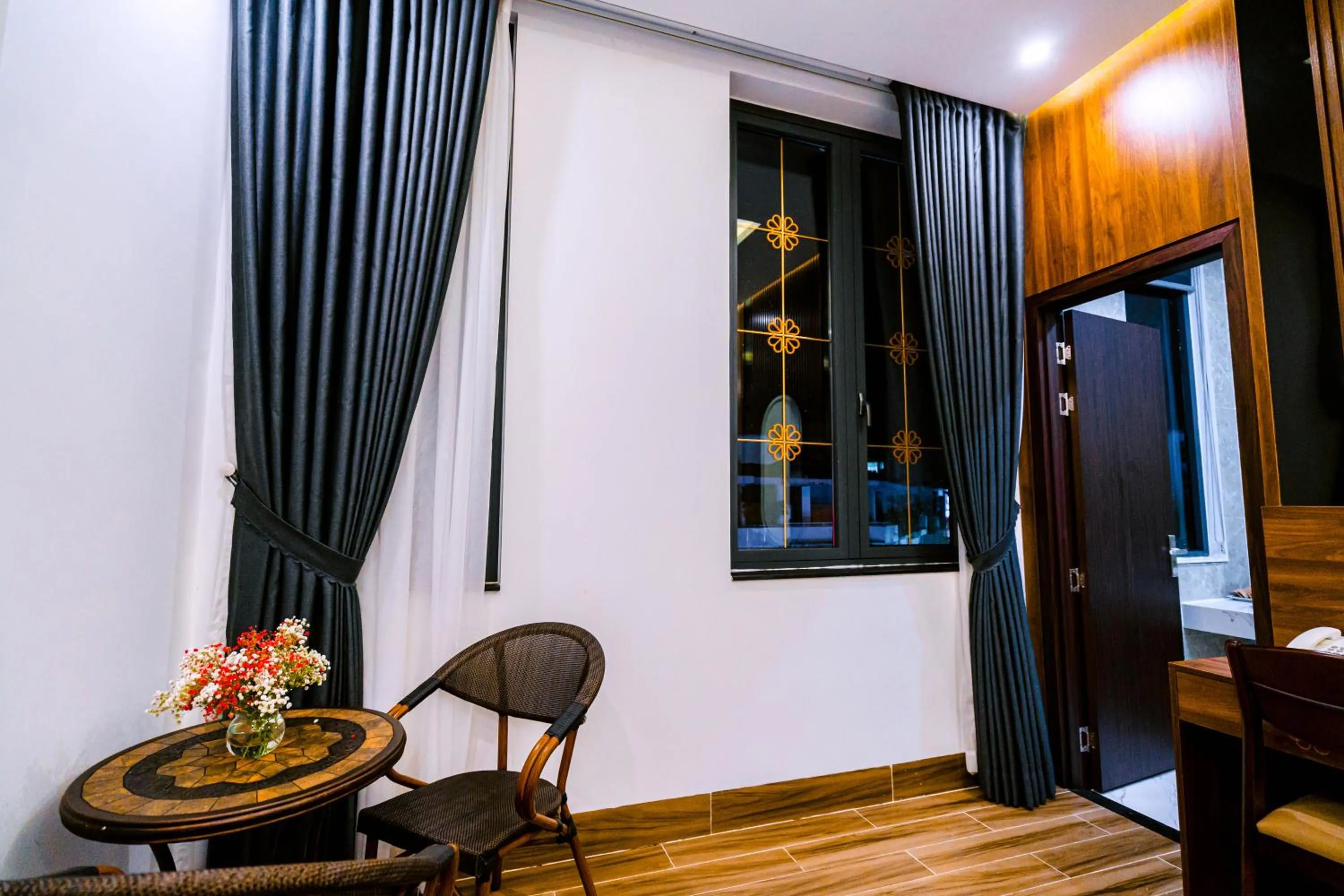 Shower in Hue Golden Inn Hotel