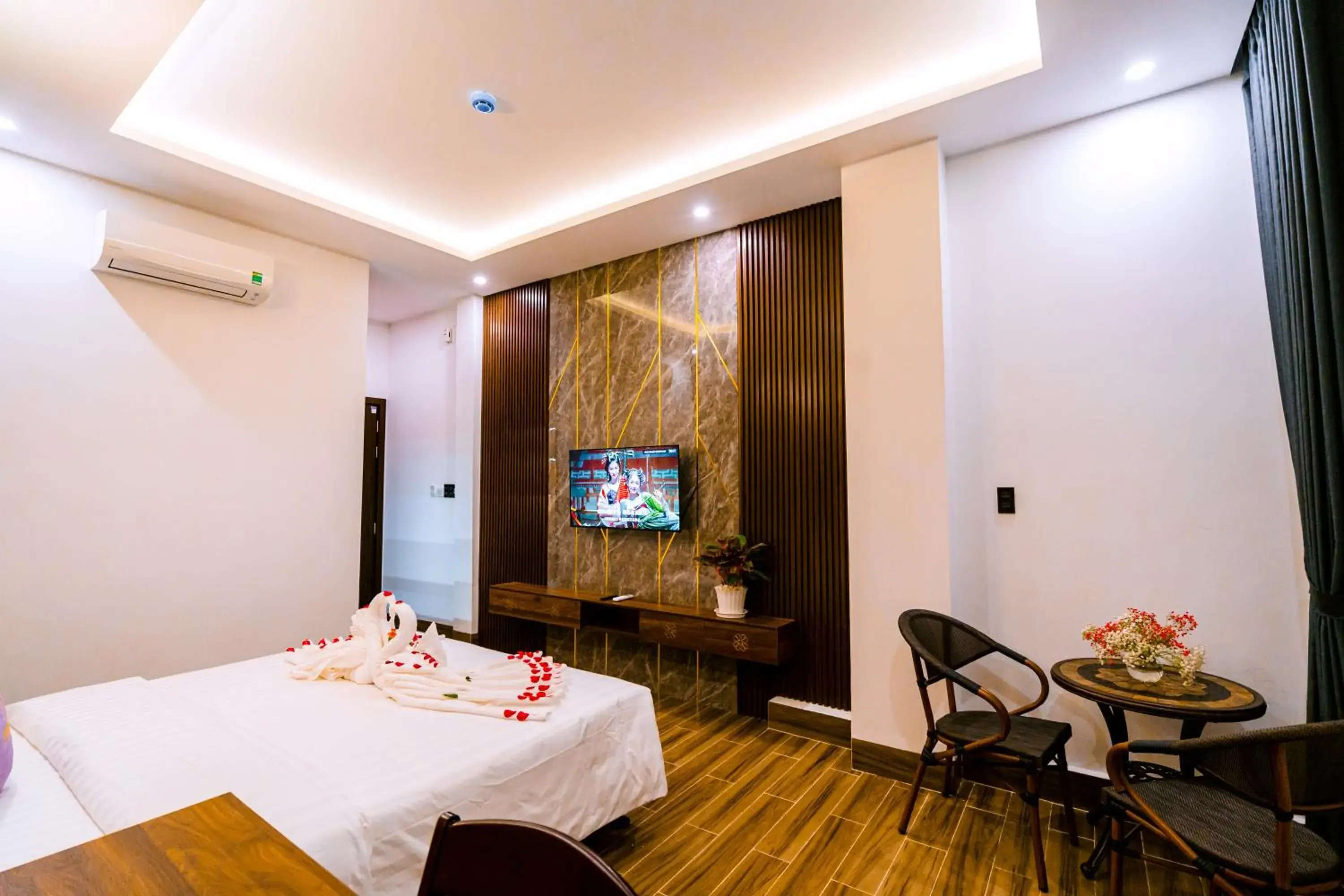 Bed in Hue Golden Inn Hotel Bed in Hue Golden Inn Hotel