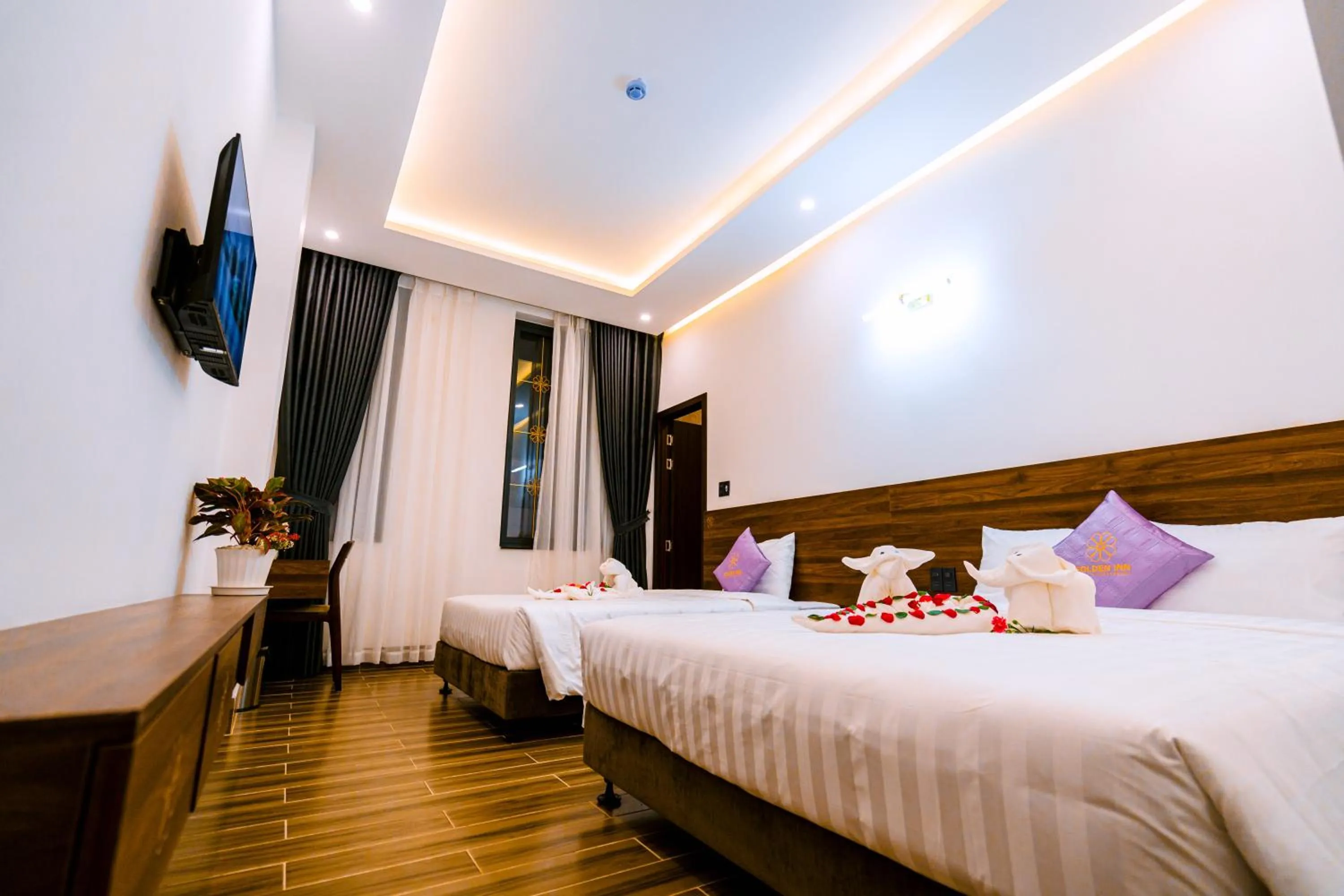 Bed in Hue Golden Inn Hotel