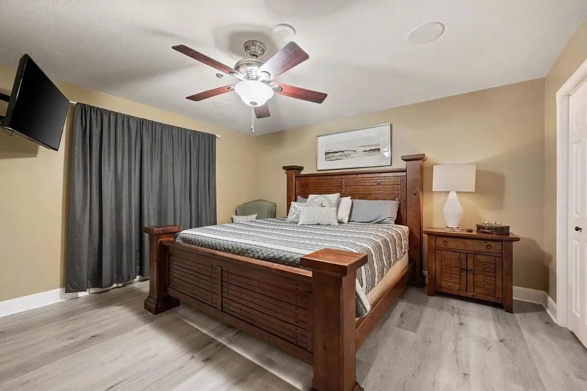 Bedroom, Bed in 3/3 Condo on Texas Motor Speedway
