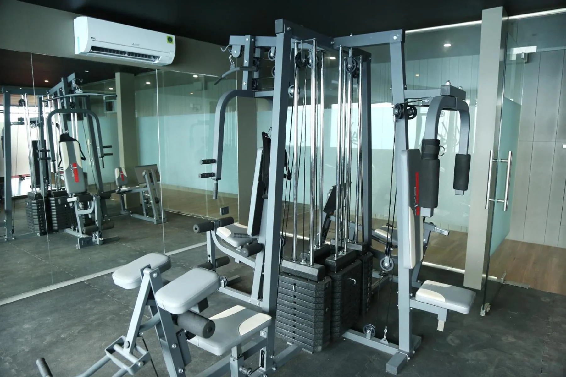 Fitness centre/facilities in Crystal Suites