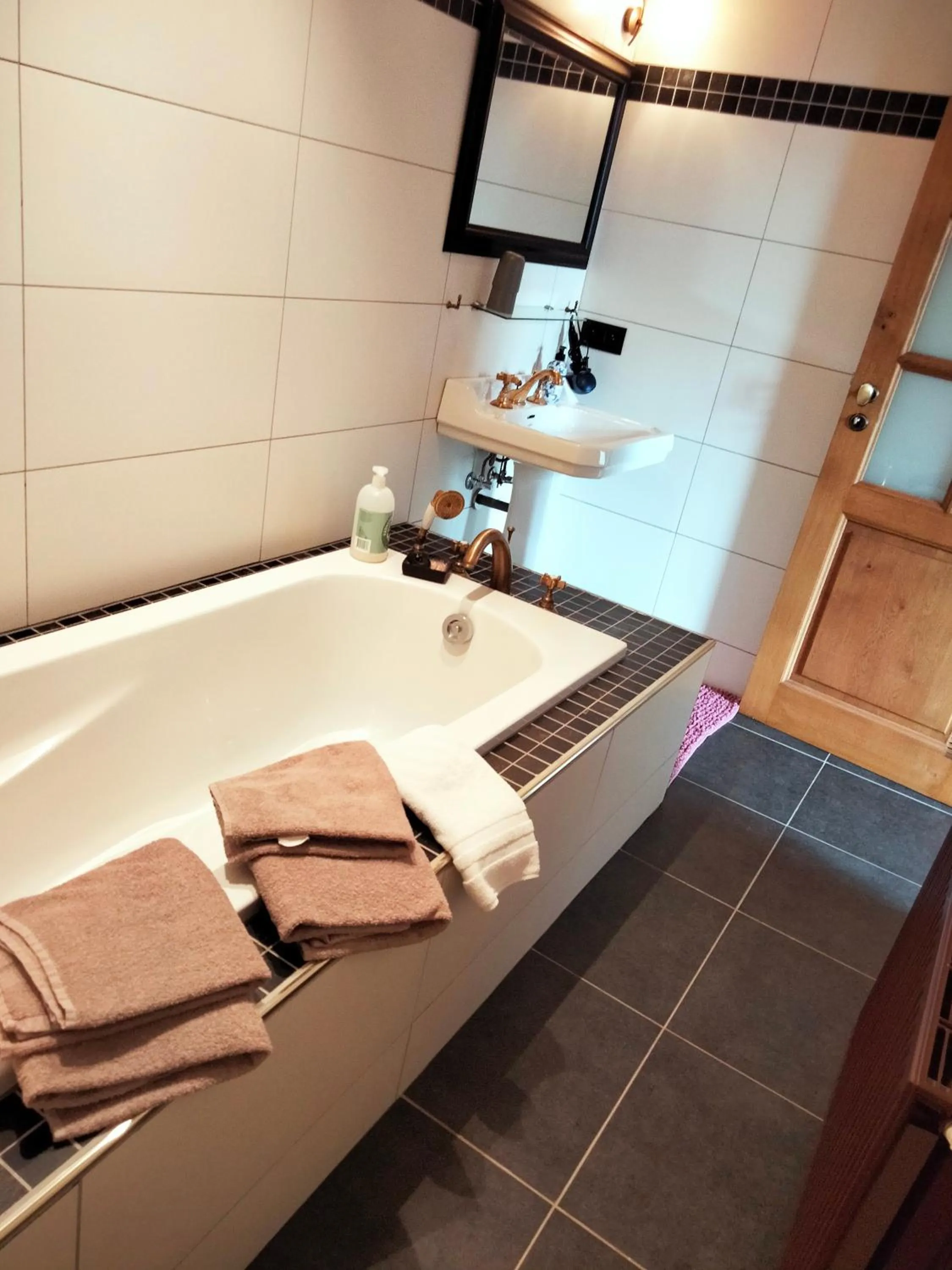 Bathroom in L'auberge hôtel Beauraing