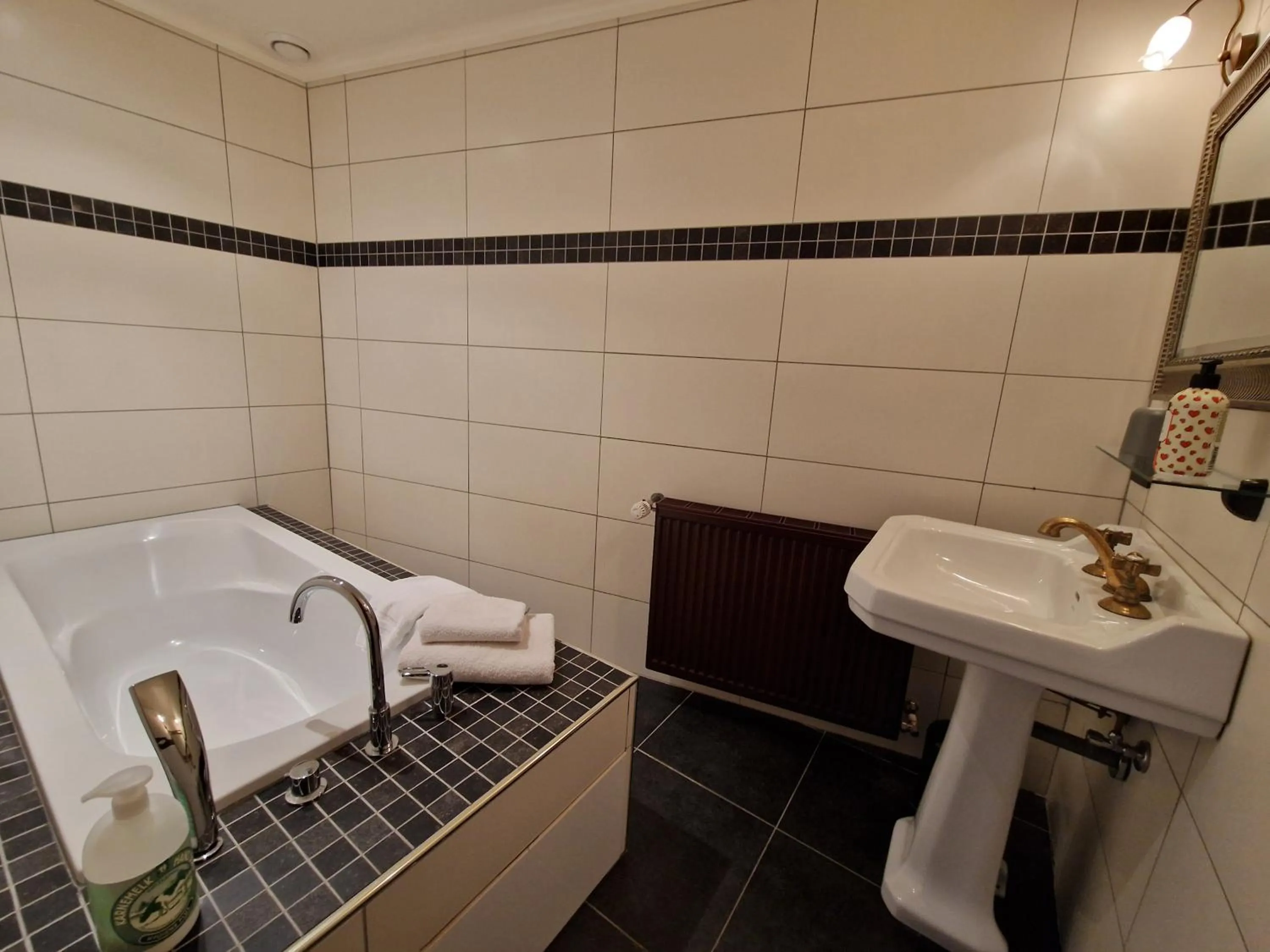 Bathroom in L'auberge Beauraing