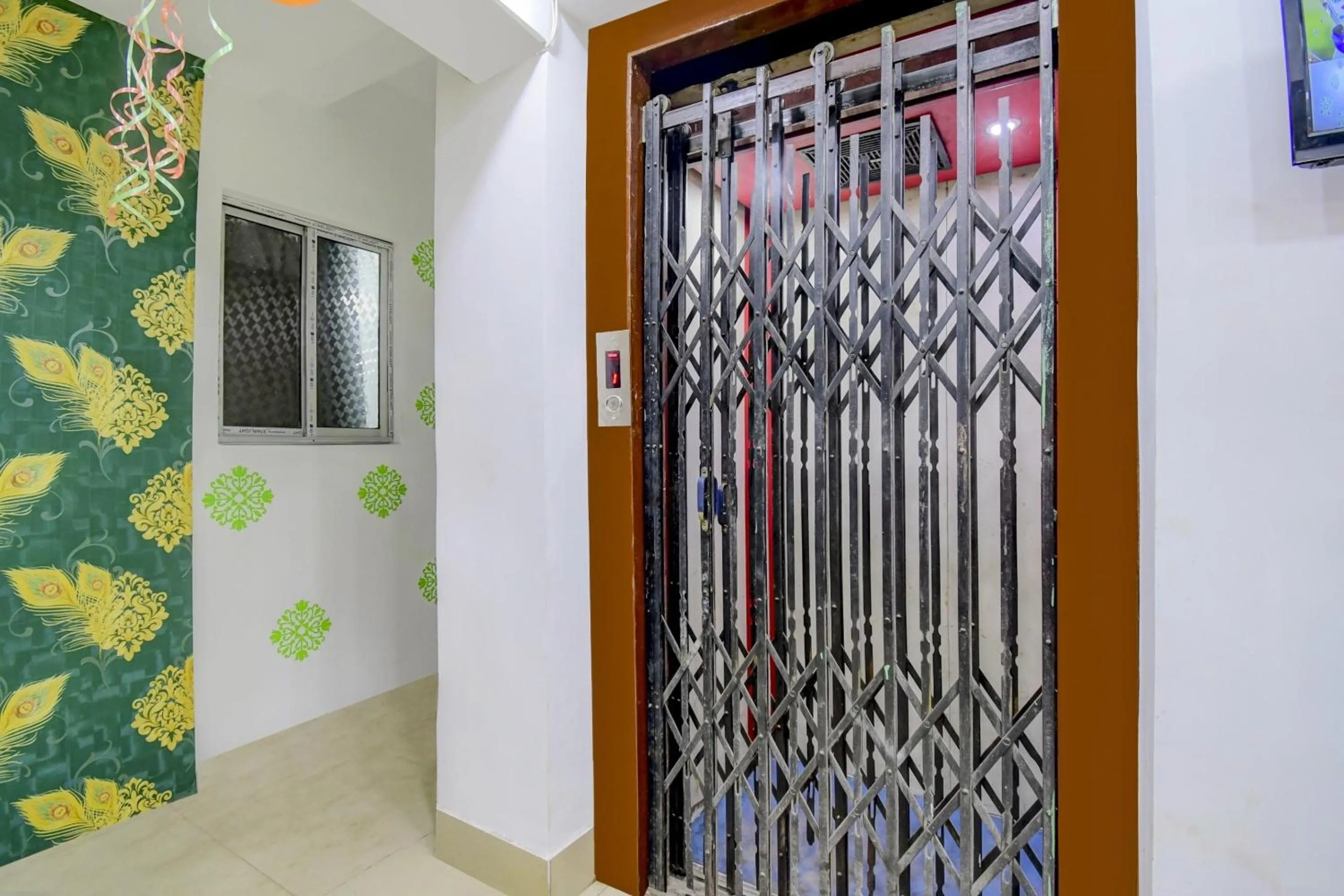 Facade/entrance in Hotel O ALISHA LODGE