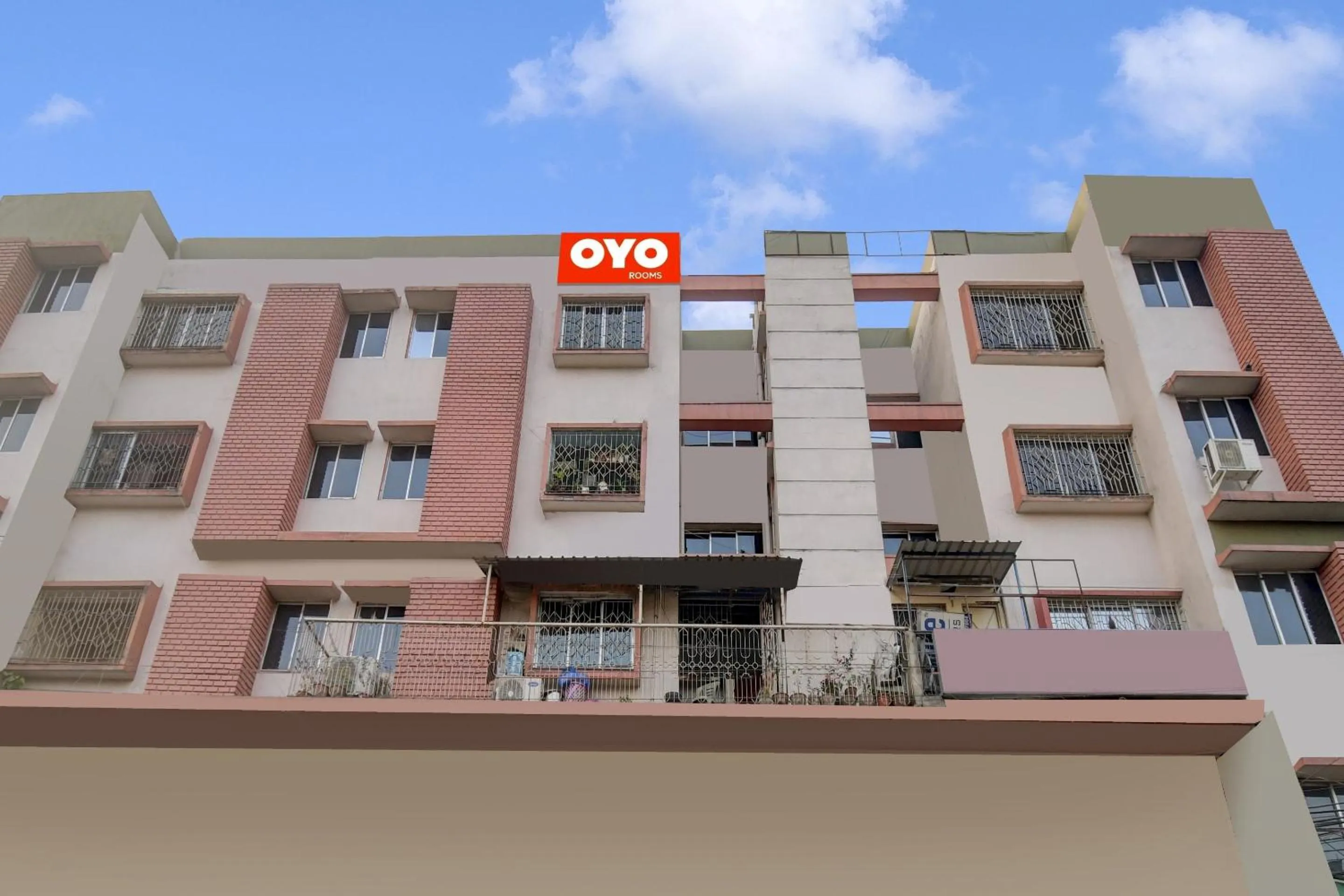 Facade/entrance in Hotel O ALISHA LODGE