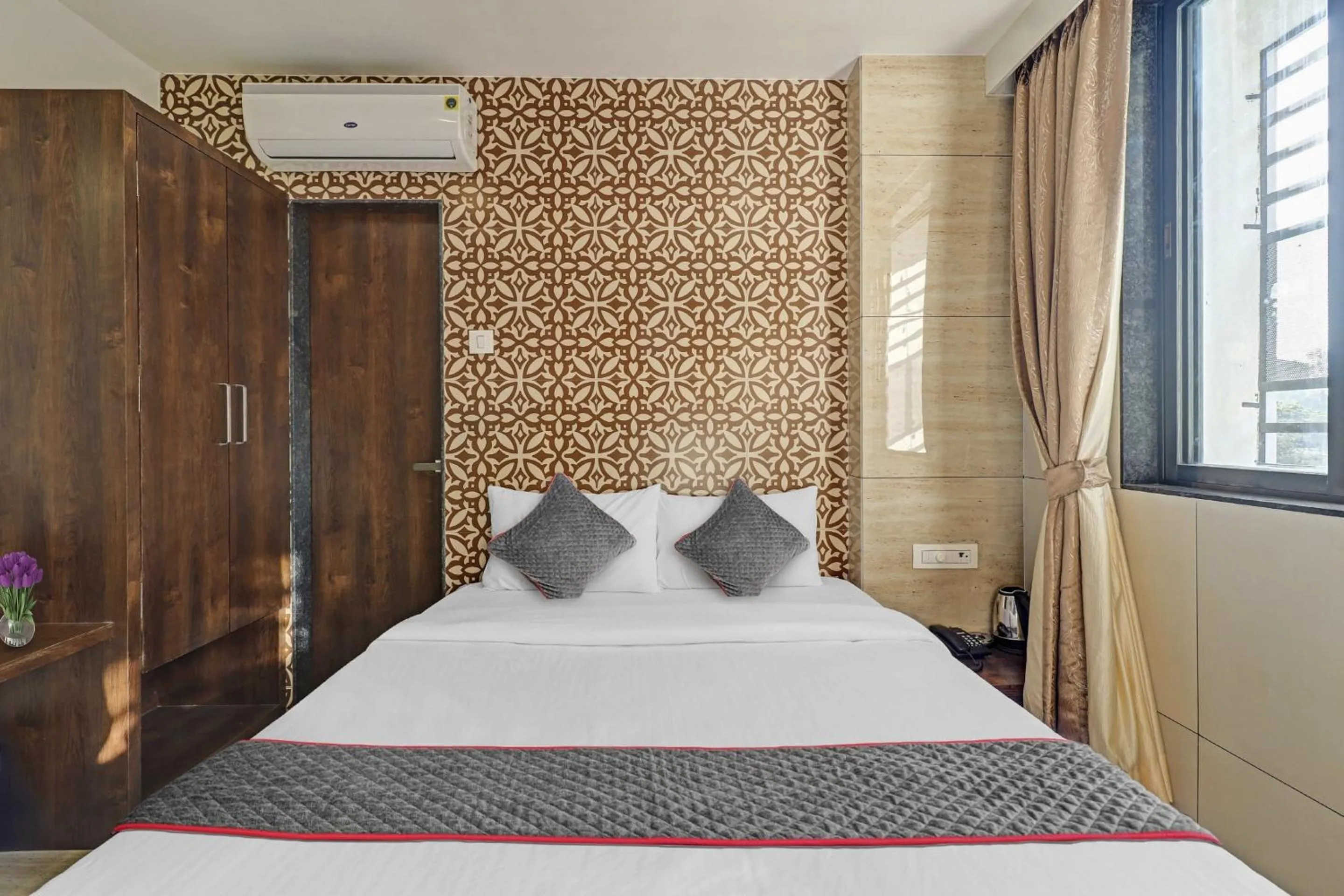 Bedroom, Bed in Townhouse Vandana Residency